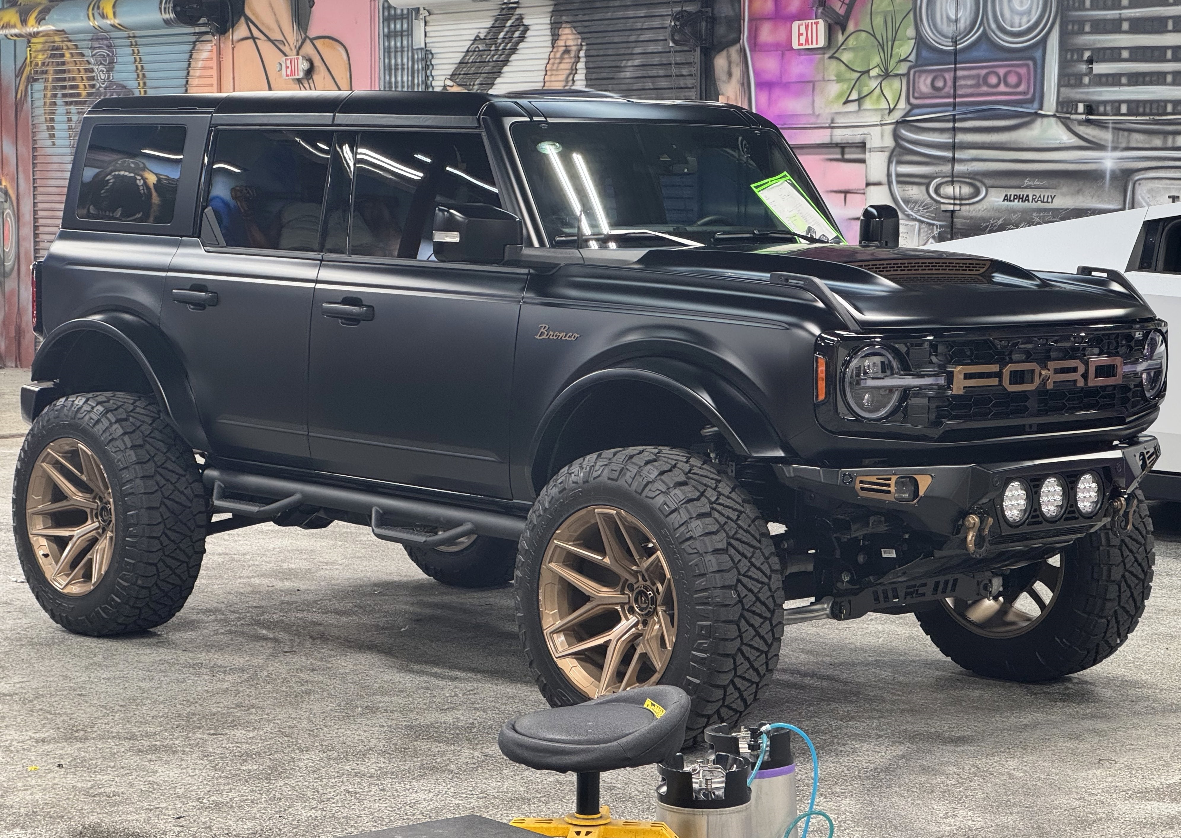 2025 Ford Bronco Outer Banks V6 Luxury Package Hard Top Custom Lifted Matte Black