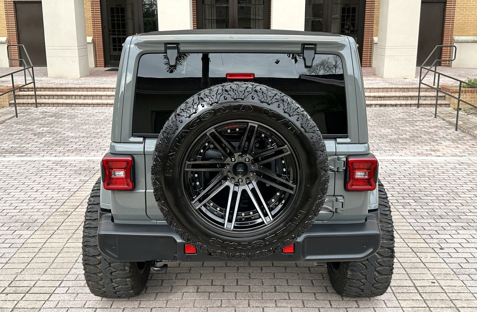 2023 Jeep Wrangler Unlimited One Touch Power Top Sky Top