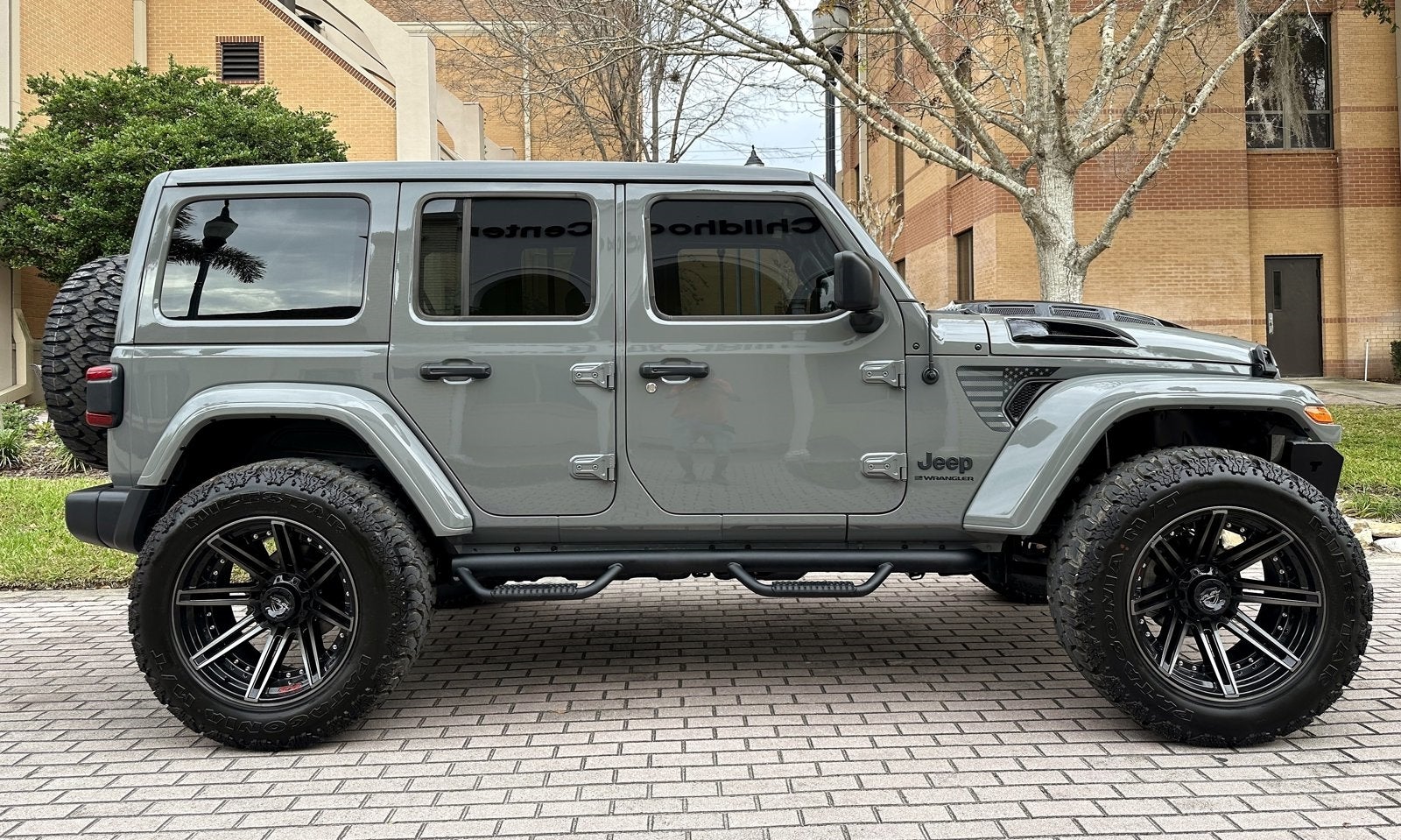 2023 Jeep Wrangler Unlimited One Touch Power Top Sky Top