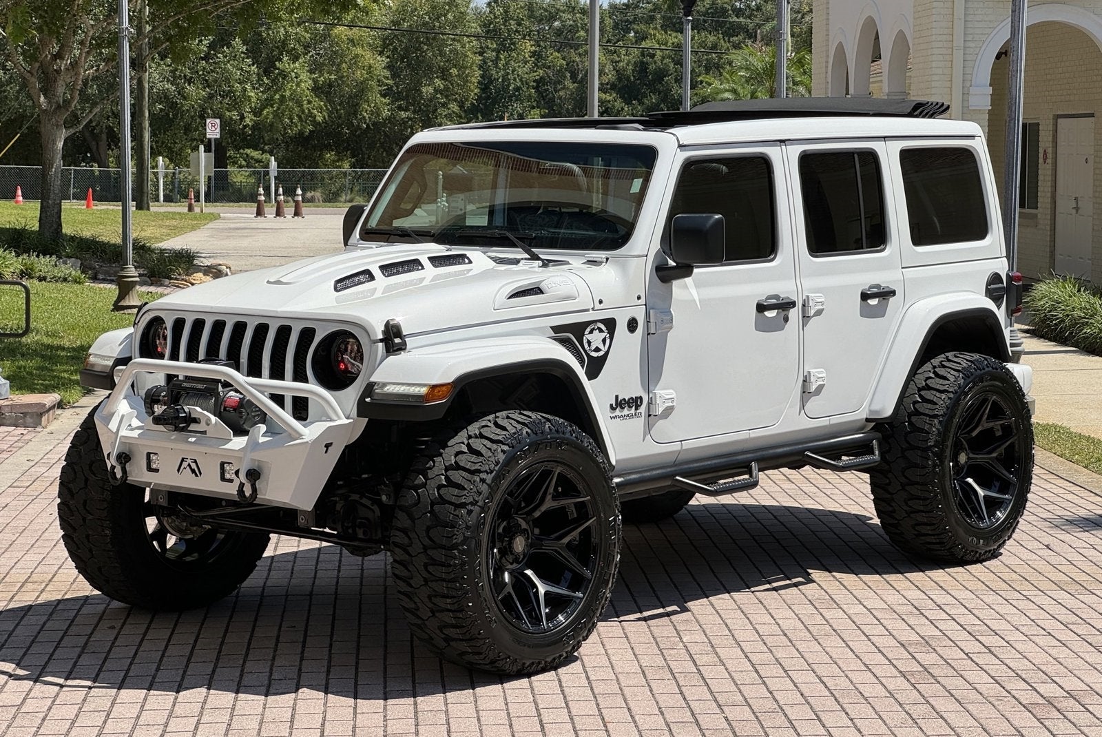 2022 Jeep Wrangler Unlimited Sahara Altitude Sky Top