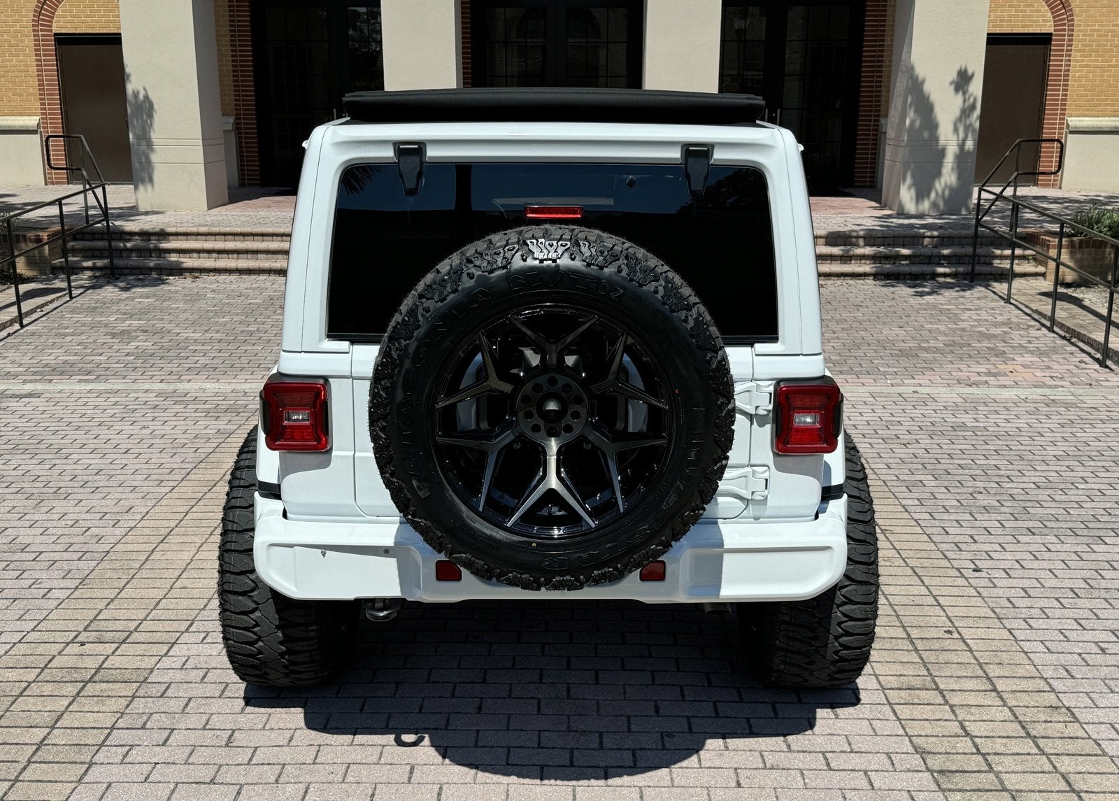 2022 Jeep Wrangler Unlimited Sahara Altitude Sky Top