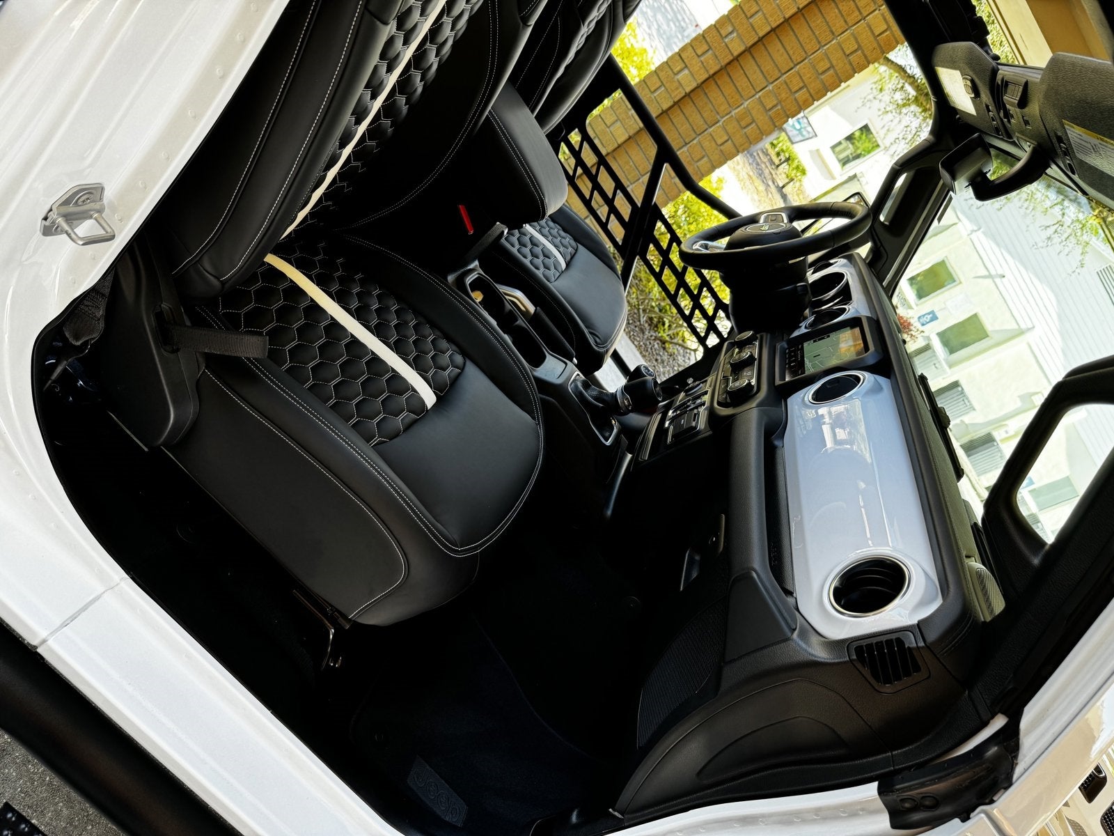 2022 Jeep Wrangler Unlimited Sahara Altitude Sky Top