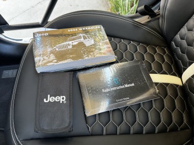 2022 Jeep Wrangler Unlimited Sahara Altitude Sky Top