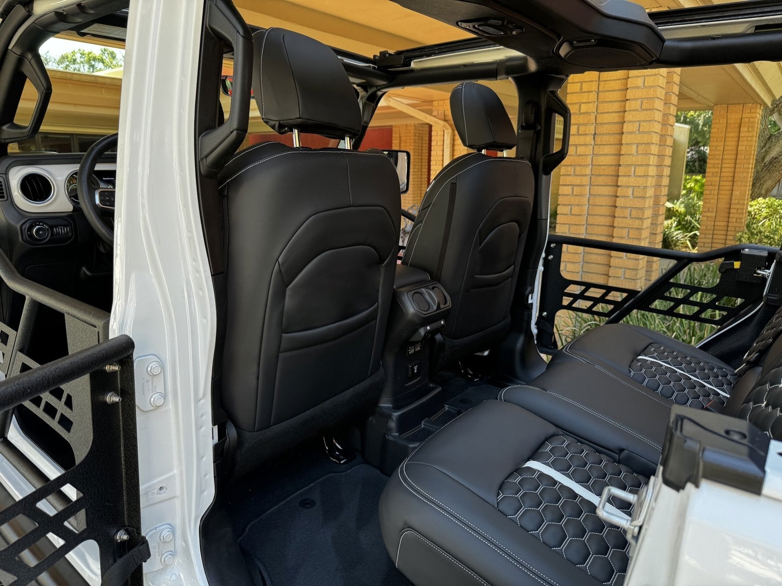 2022 Jeep Wrangler Unlimited Sahara Altitude Sky Top