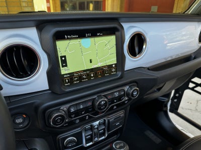 2022 Jeep Wrangler Unlimited Sahara Altitude Sky Top