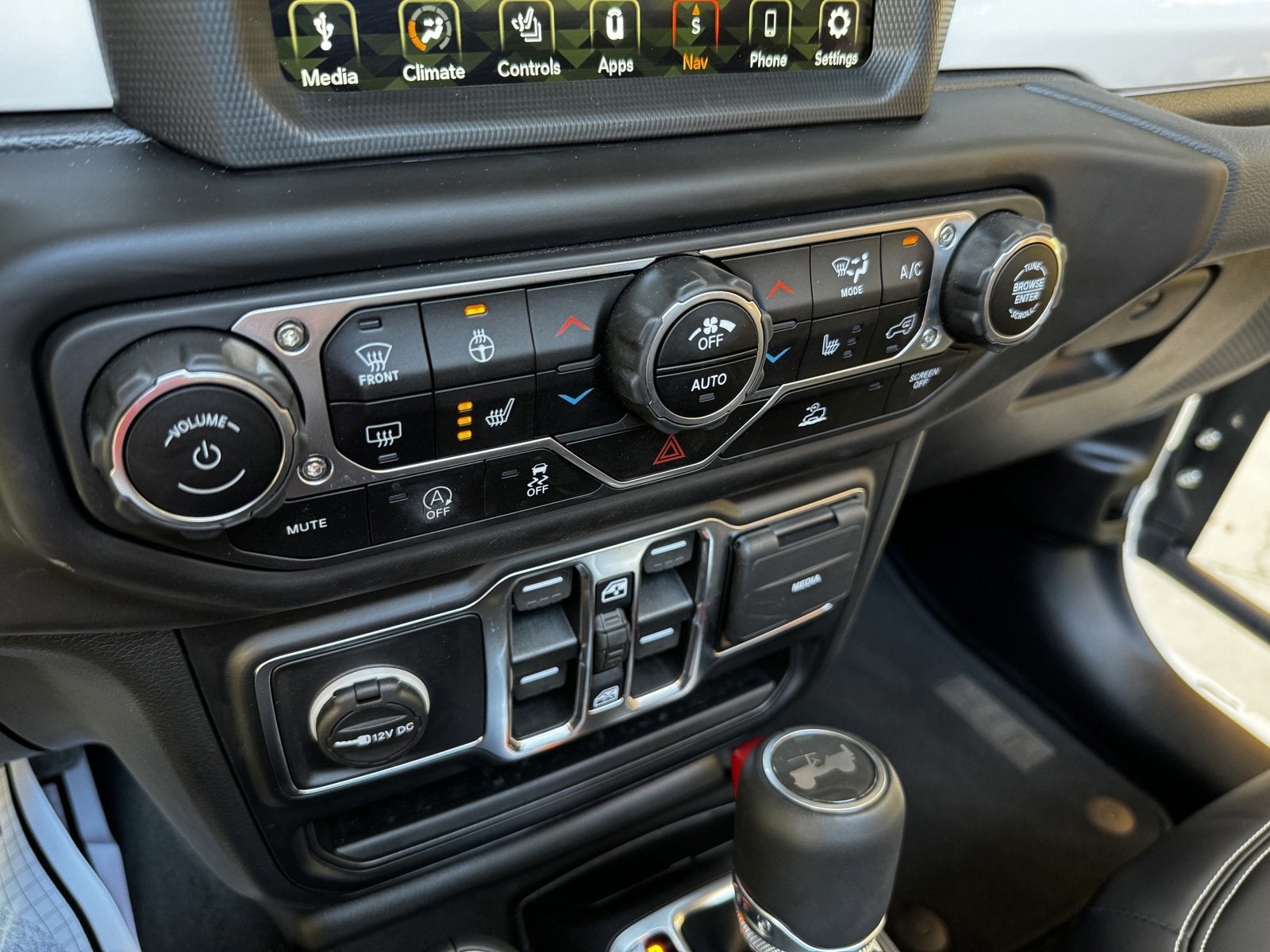 2022 Jeep Wrangler Unlimited Sahara Altitude Sky Top