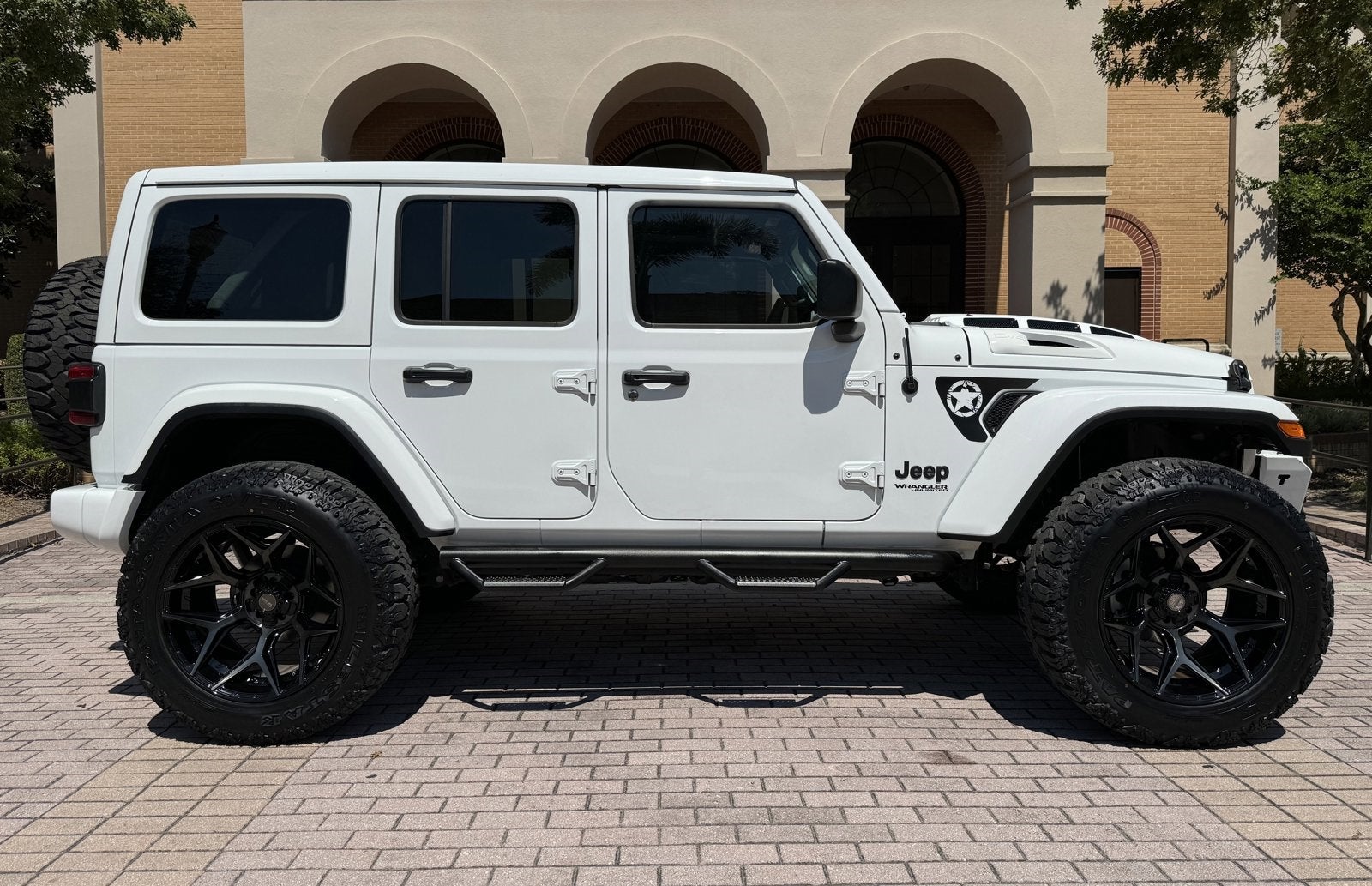2022 Jeep Wrangler Unlimited Sahara Altitude Sky Top