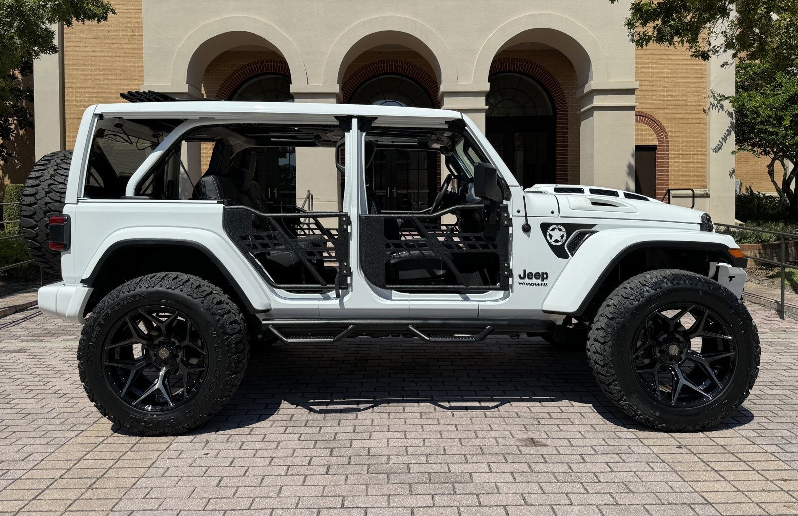 2022 Jeep Wrangler Unlimited Sahara Altitude Sky Top