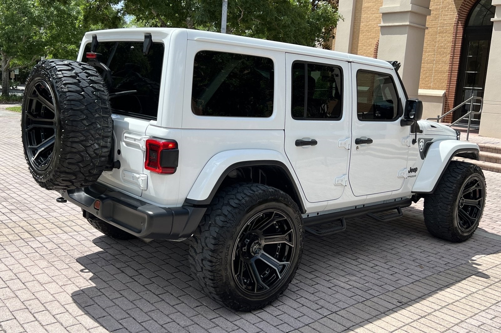 2021 Jeep Wrangler Unlimited Sahara Altitude