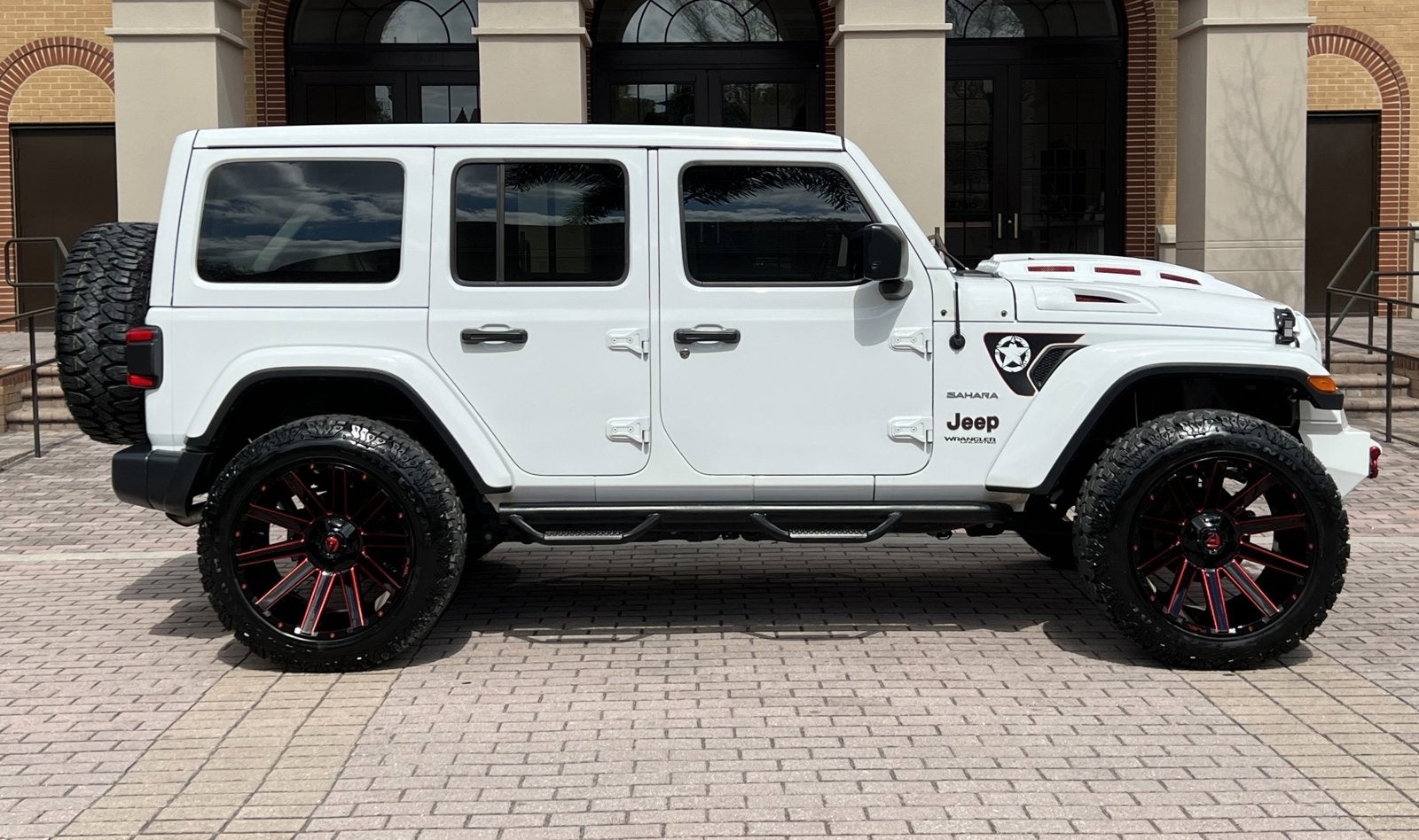 2020 Jeep Wrangler Unlimited Sahara Sky Top 4x4 Custom Lifted