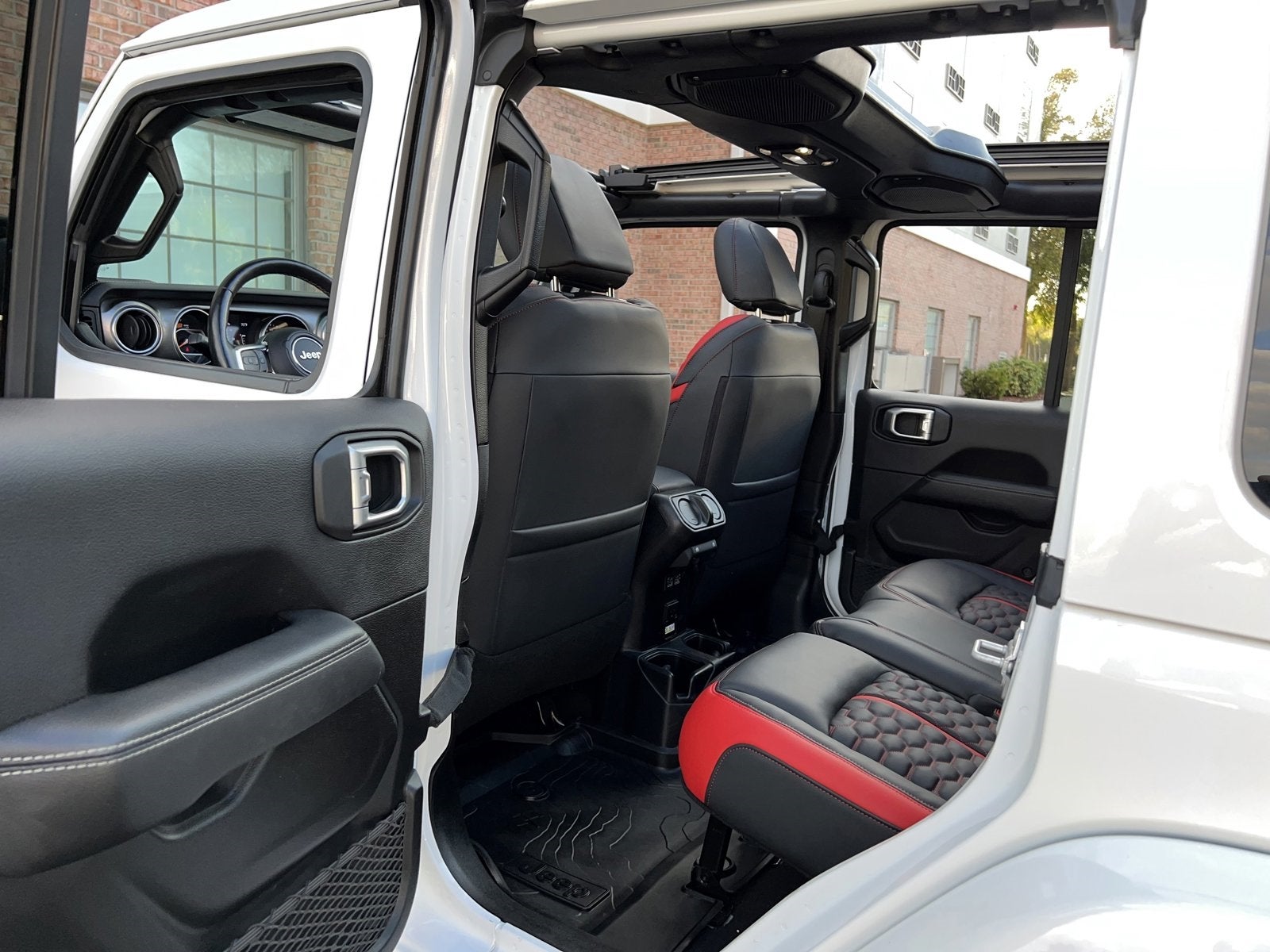 2020 Jeep Wrangler Unlimited Sahara Sky Top 4x4 Custom Lifted