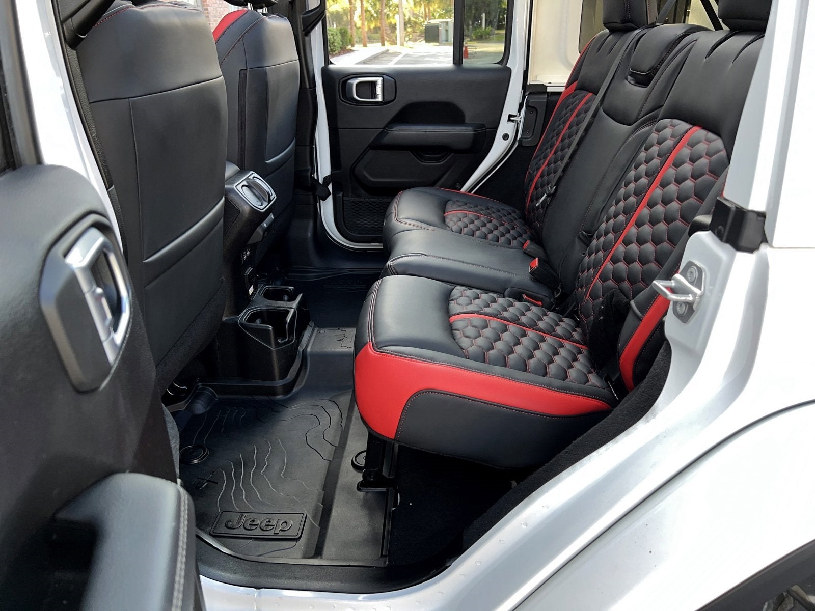 2020 Jeep Wrangler Unlimited Sahara Sky Top 4x4 Custom Lifted