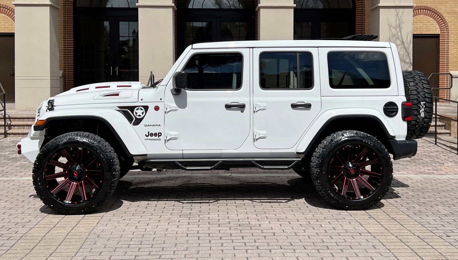 2020 Jeep Wrangler Unlimited Sahara Sky Top 4x4 Custom Lifted