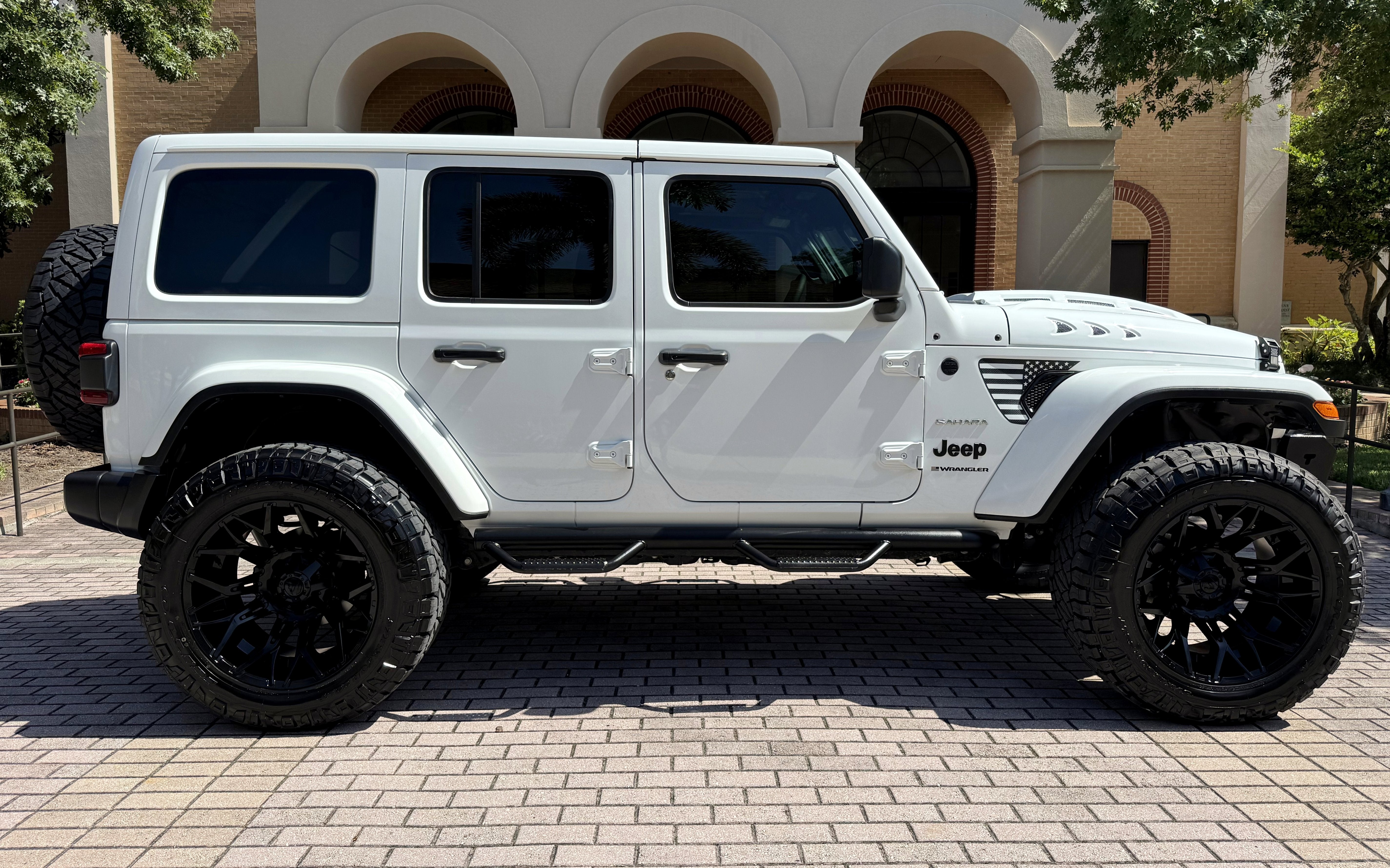 2024 Jeep Wrangler Sahara V6 Hard Top Custom Lifted