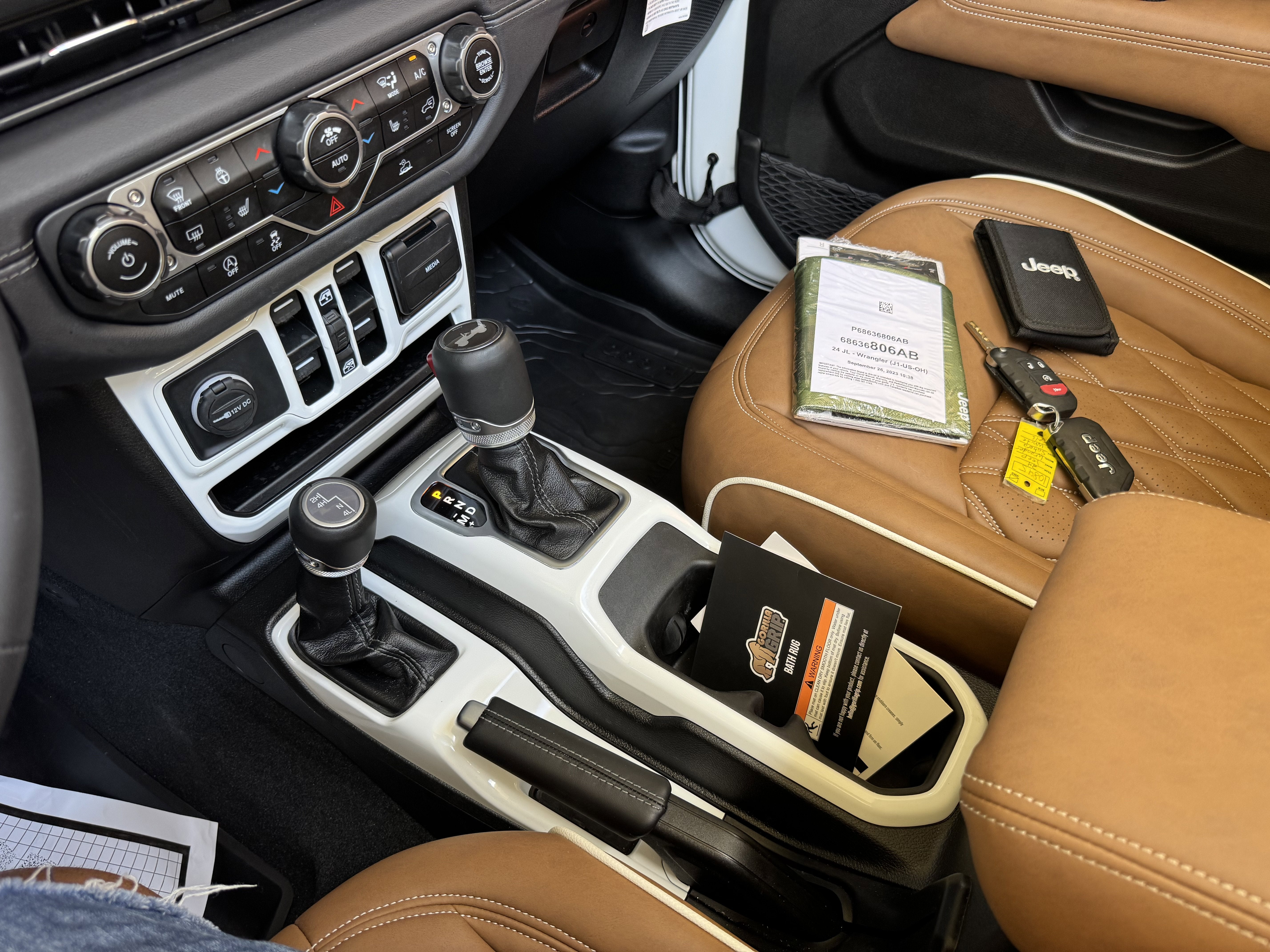 2024 Jeep Wrangler Sahara V6 Hard Top Custom Lifted