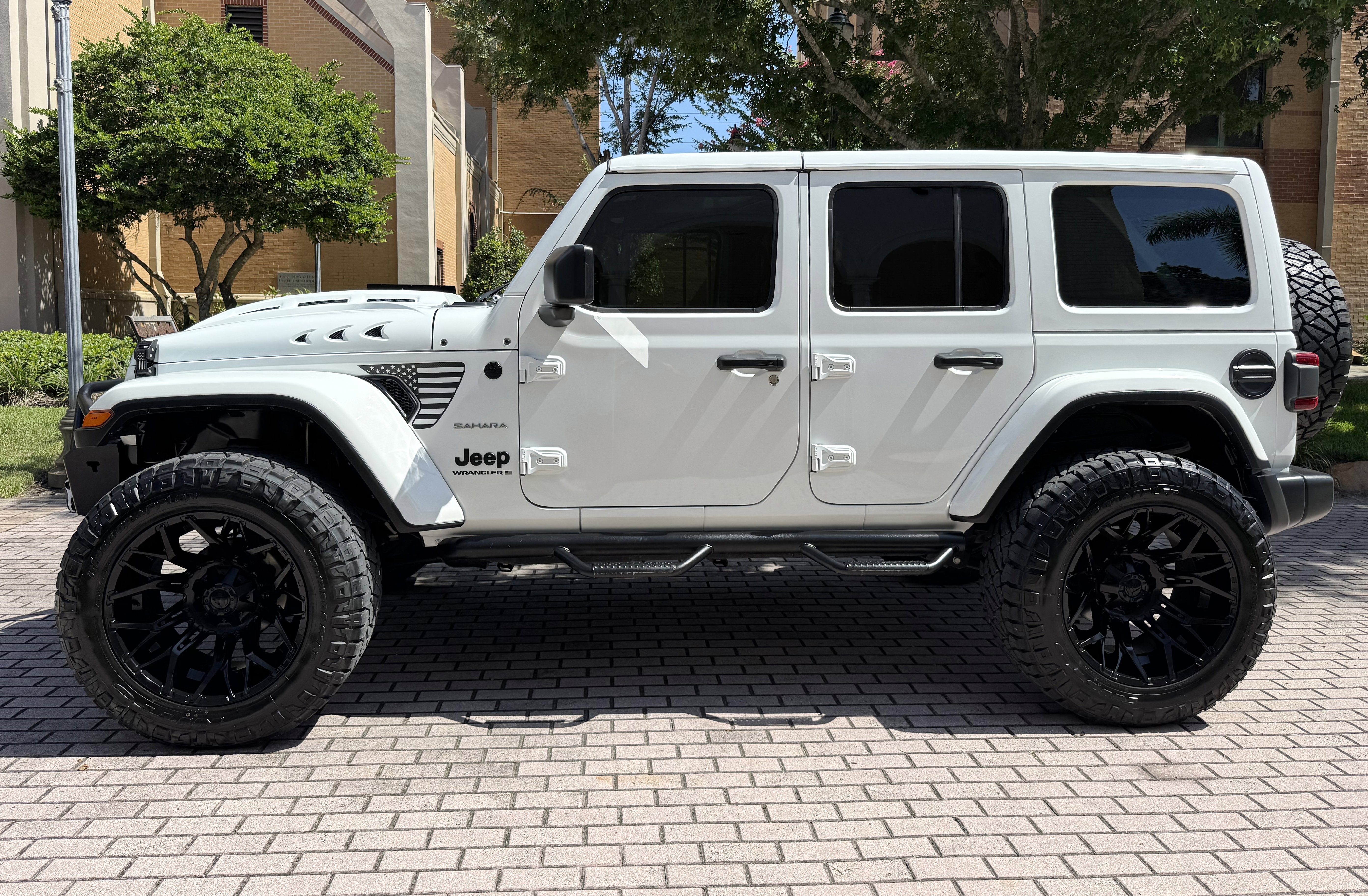 2024 Jeep Wrangler Sahara V6 Hard Top Custom Lifted