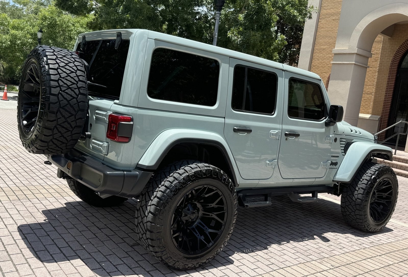 2024 Jeep Wrangler Unlimited Sahara Hard Top