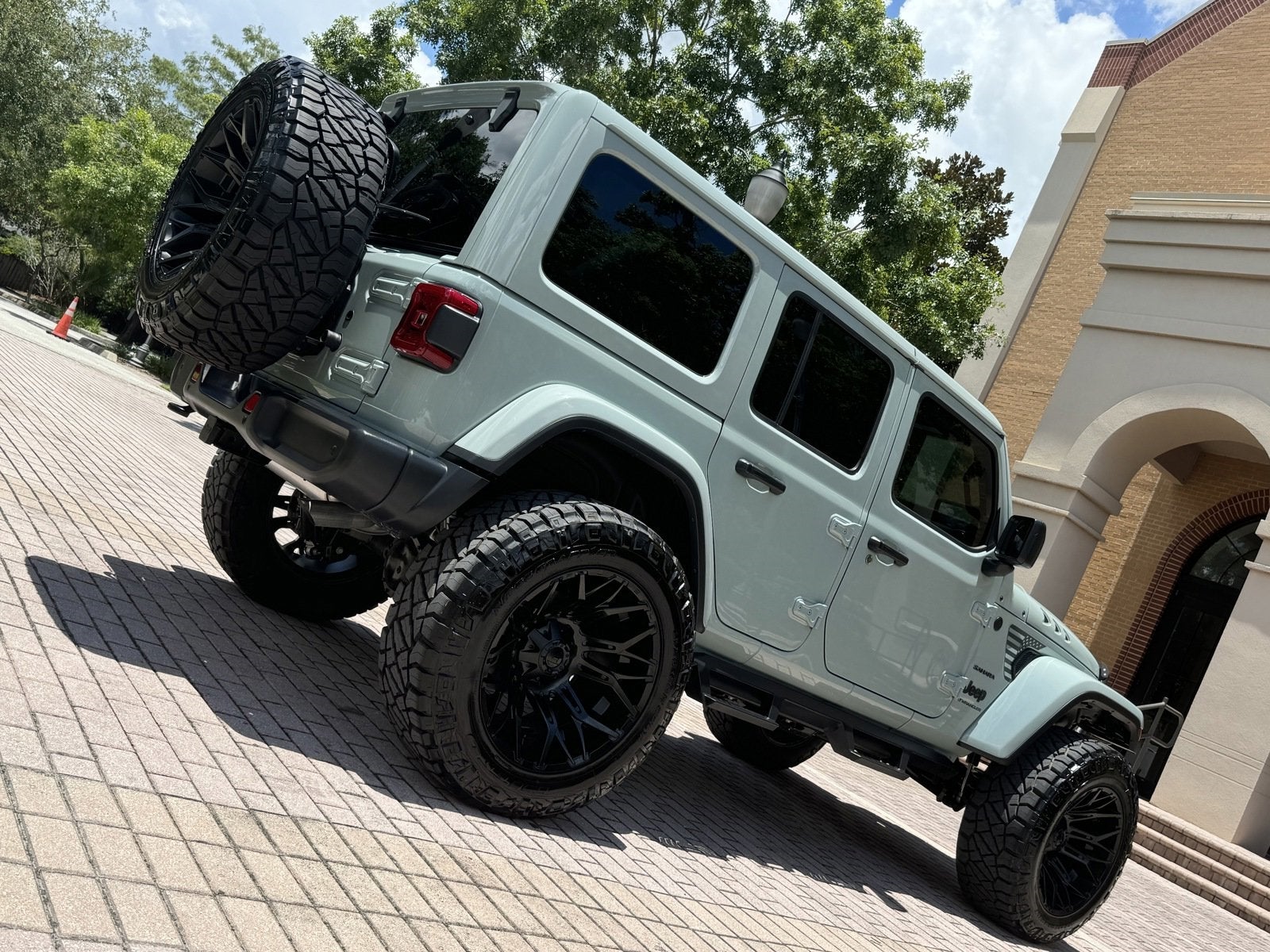 2024 Jeep Wrangler Unlimited Sahara Hard Top