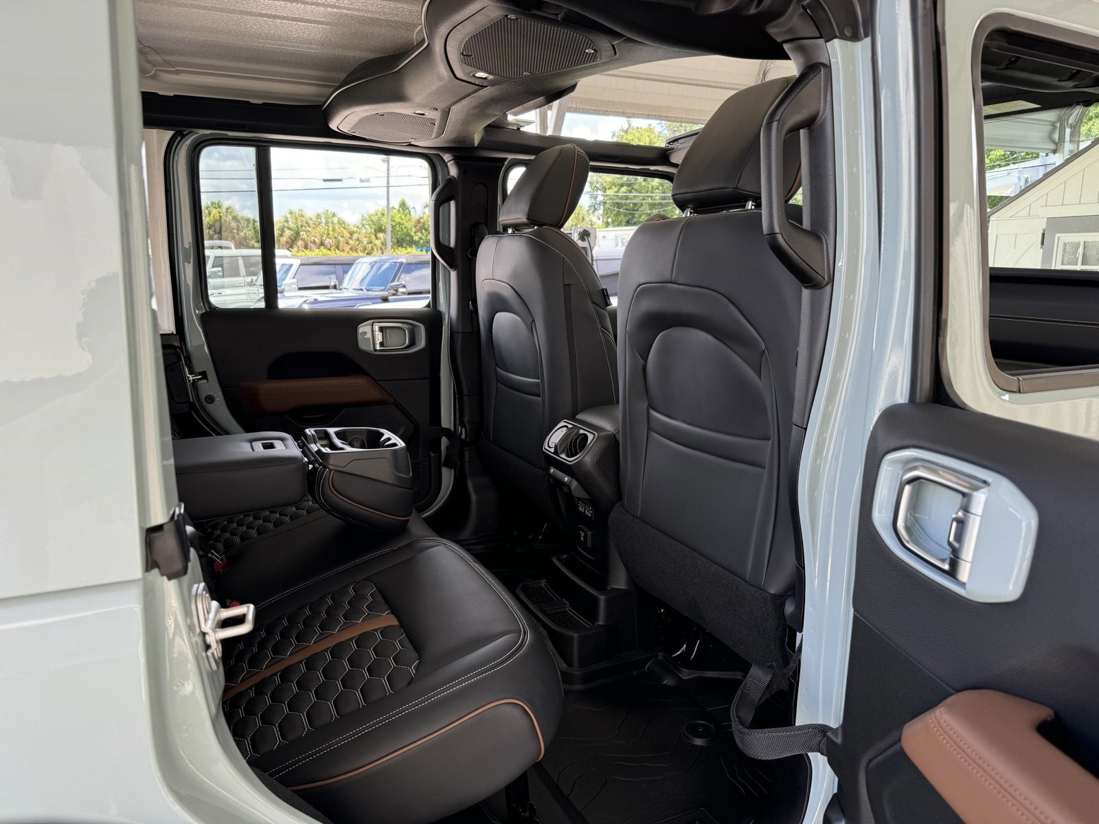 2024 Jeep Wrangler Unlimited Sahara Hard Top