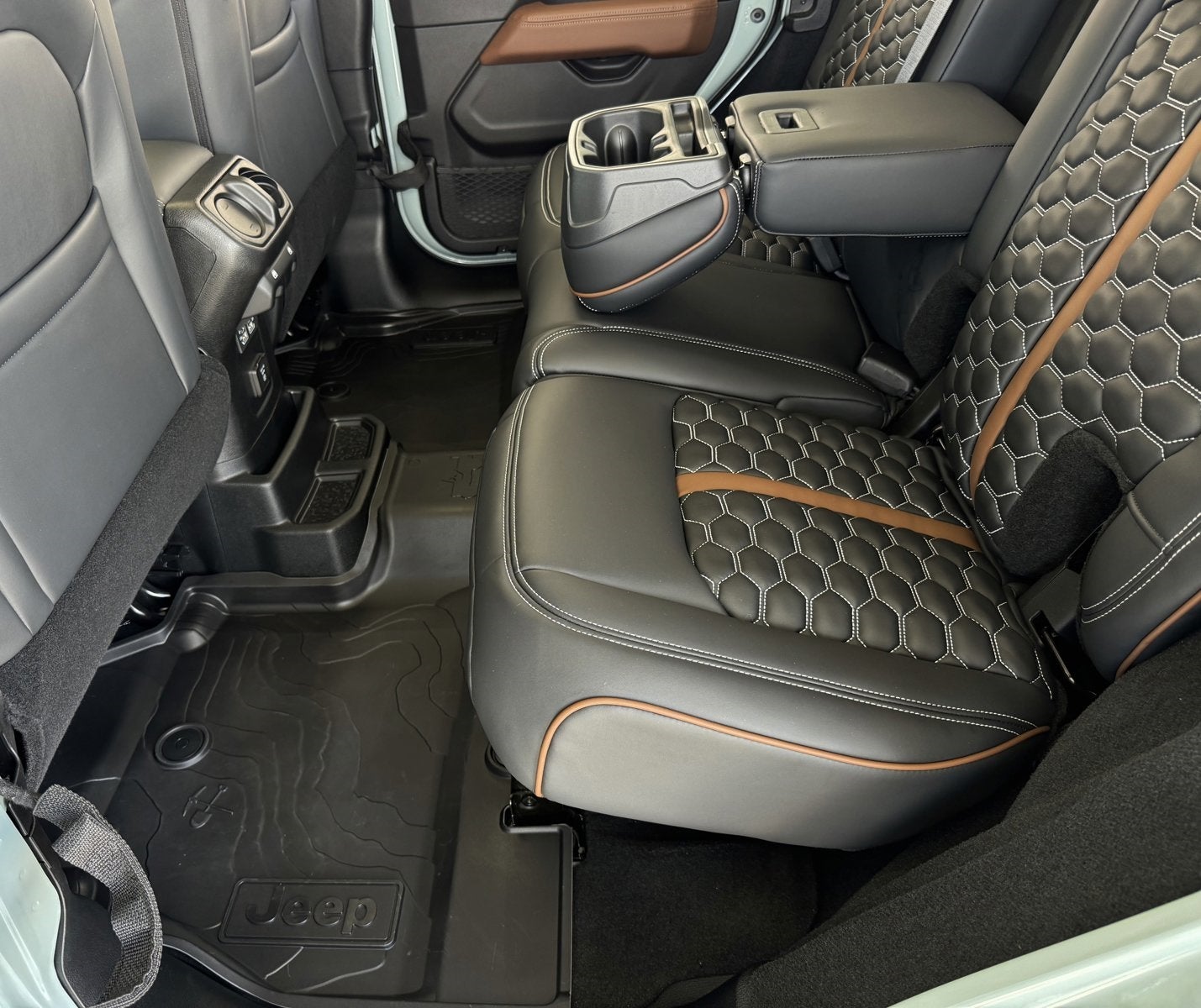 2024 Jeep Wrangler Unlimited Sahara Hard Top