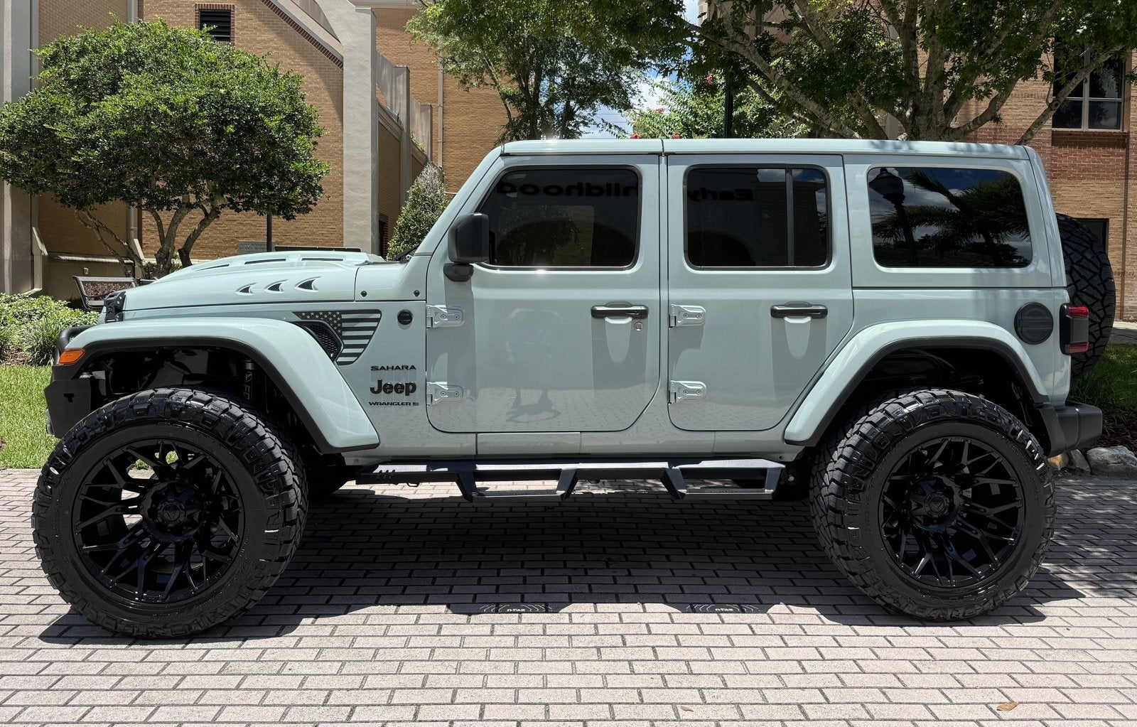 2024 Jeep Wrangler Unlimited Sahara Hard Top
