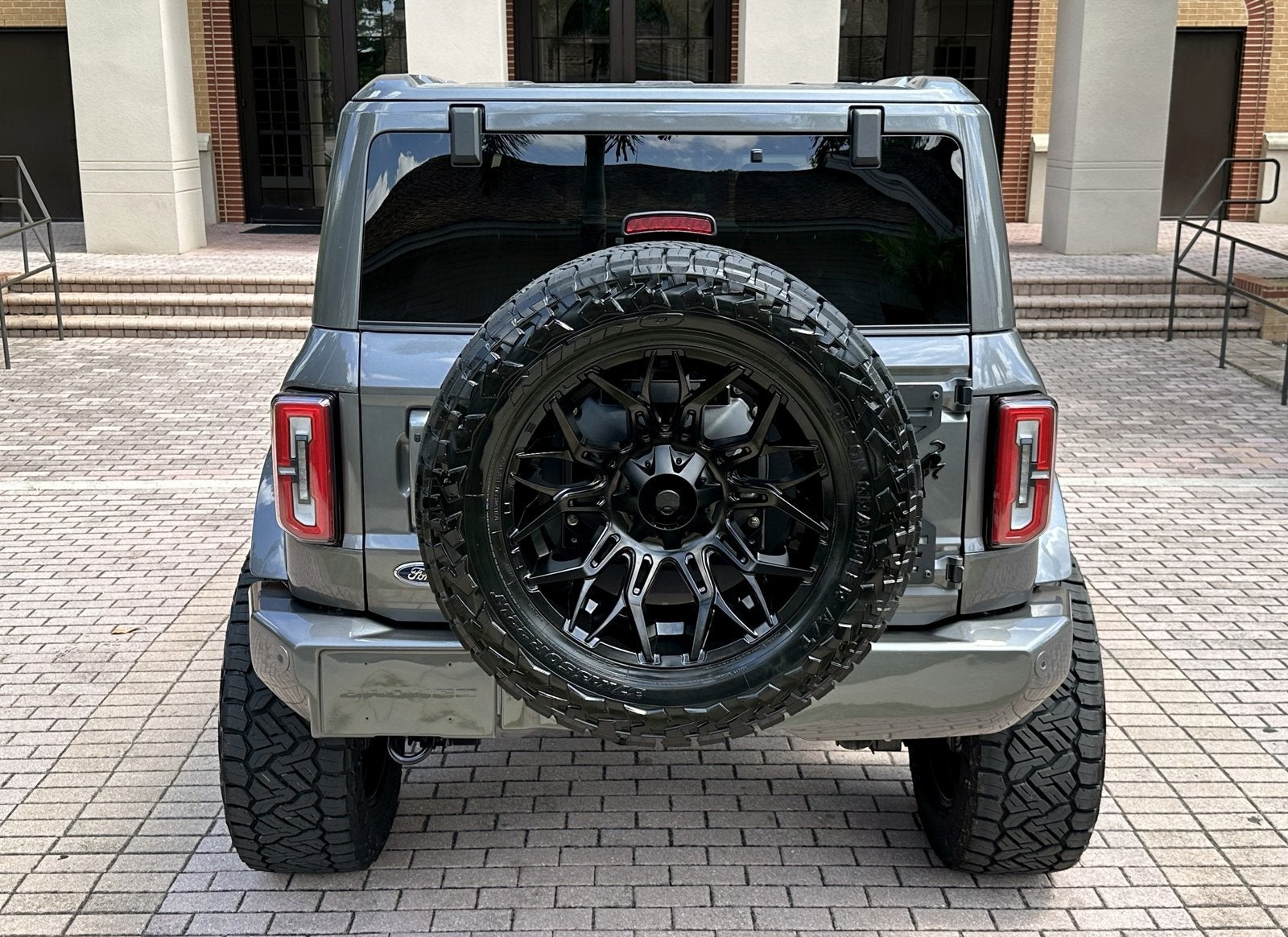 2023 Ford Bronco Outer Banks 4x4 Custom Lifted