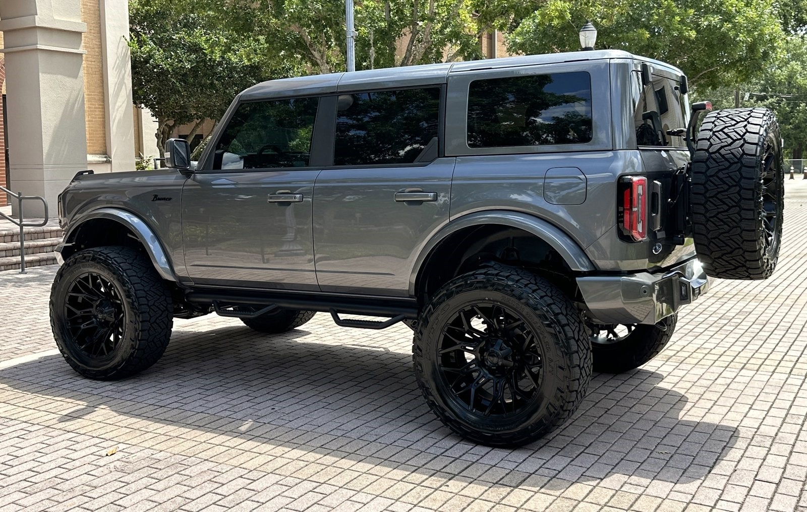 2023 Ford Bronco Outer Banks 4x4 Custom Lifted