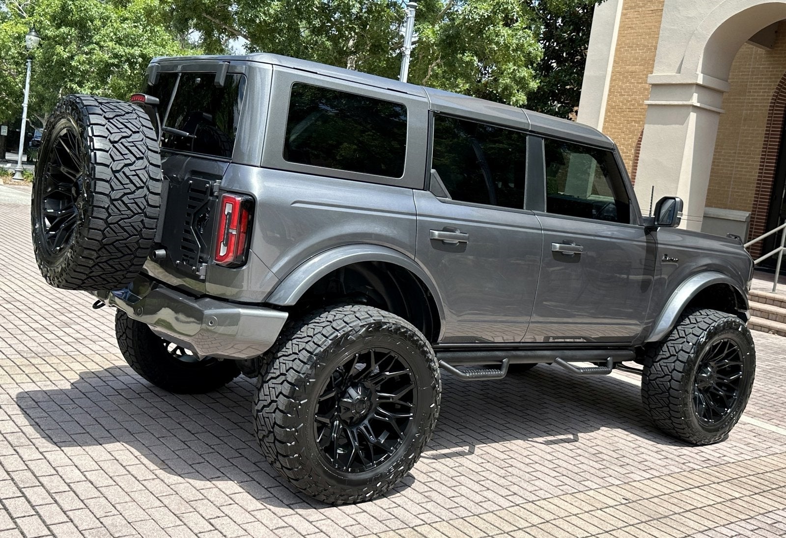 2023 Ford Bronco Outer Banks 4x4 Custom Lifted