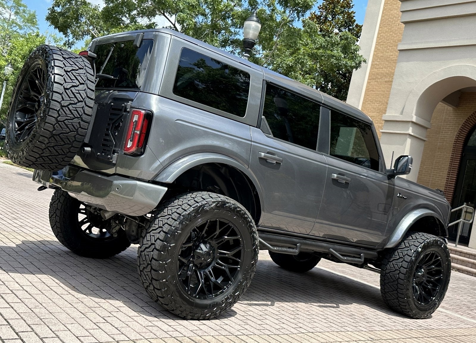 2023 Ford Bronco Outer Banks 4x4 Custom Lifted