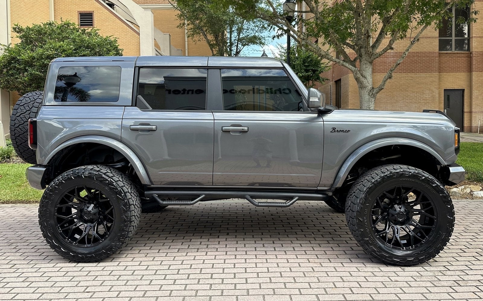 2023 Ford Bronco Outer Banks 4x4 Custom Lifted
