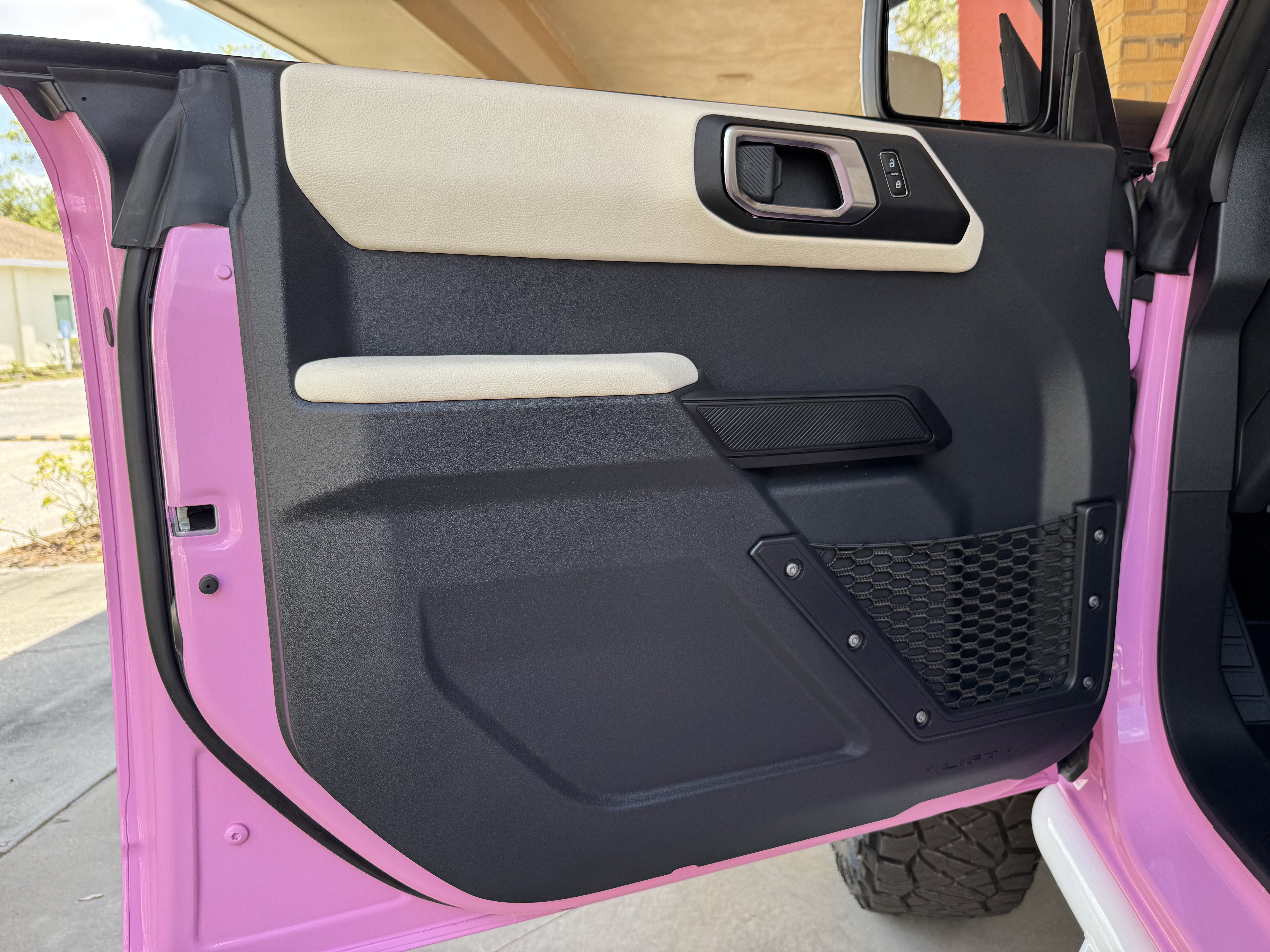 2024 Ford Bronco Pink Hard Top Custom Lifted