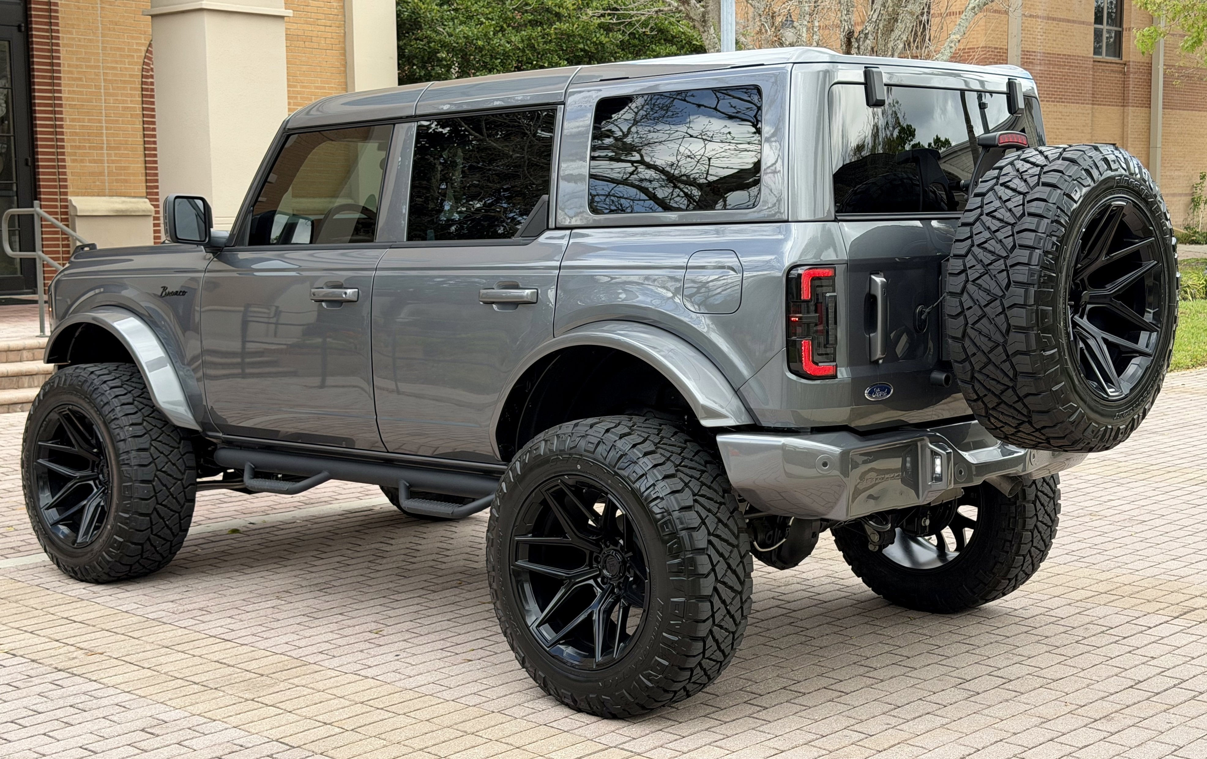 2025 Ford Bronco Custom Lifted Big Bend