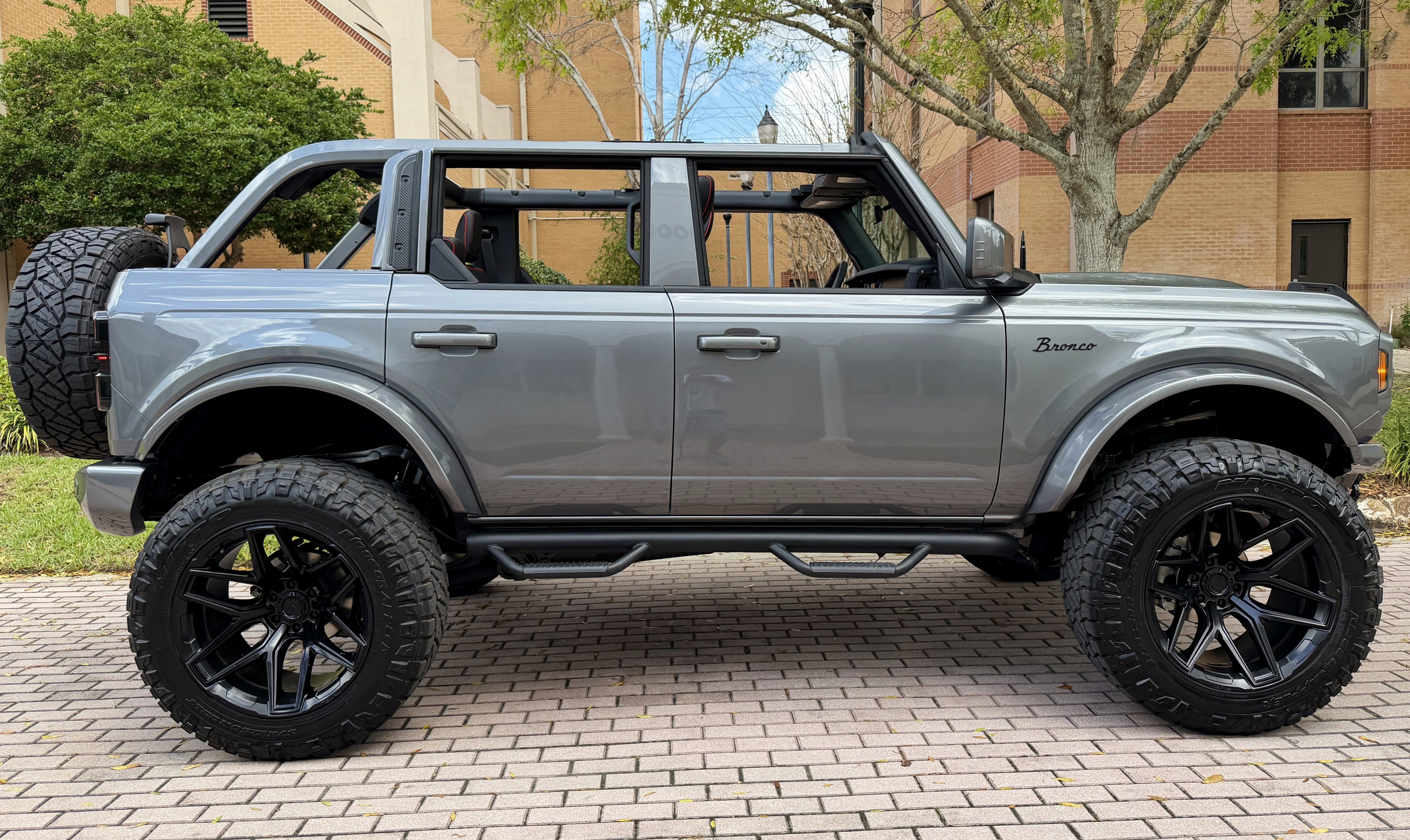 2025 Ford Bronco Custom Lifted Big Bend