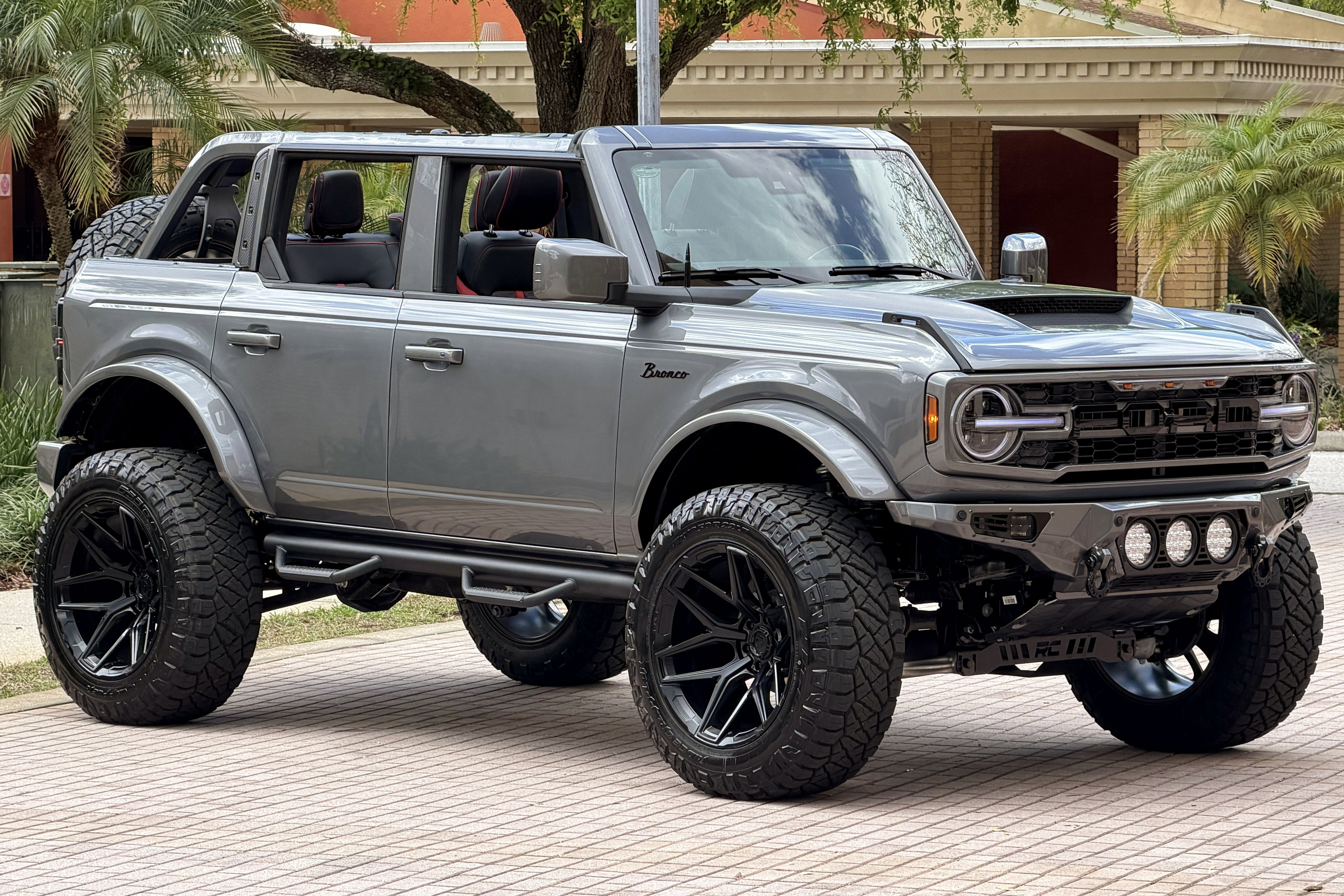 2025 Ford Bronco Custom Lifted Big Bend