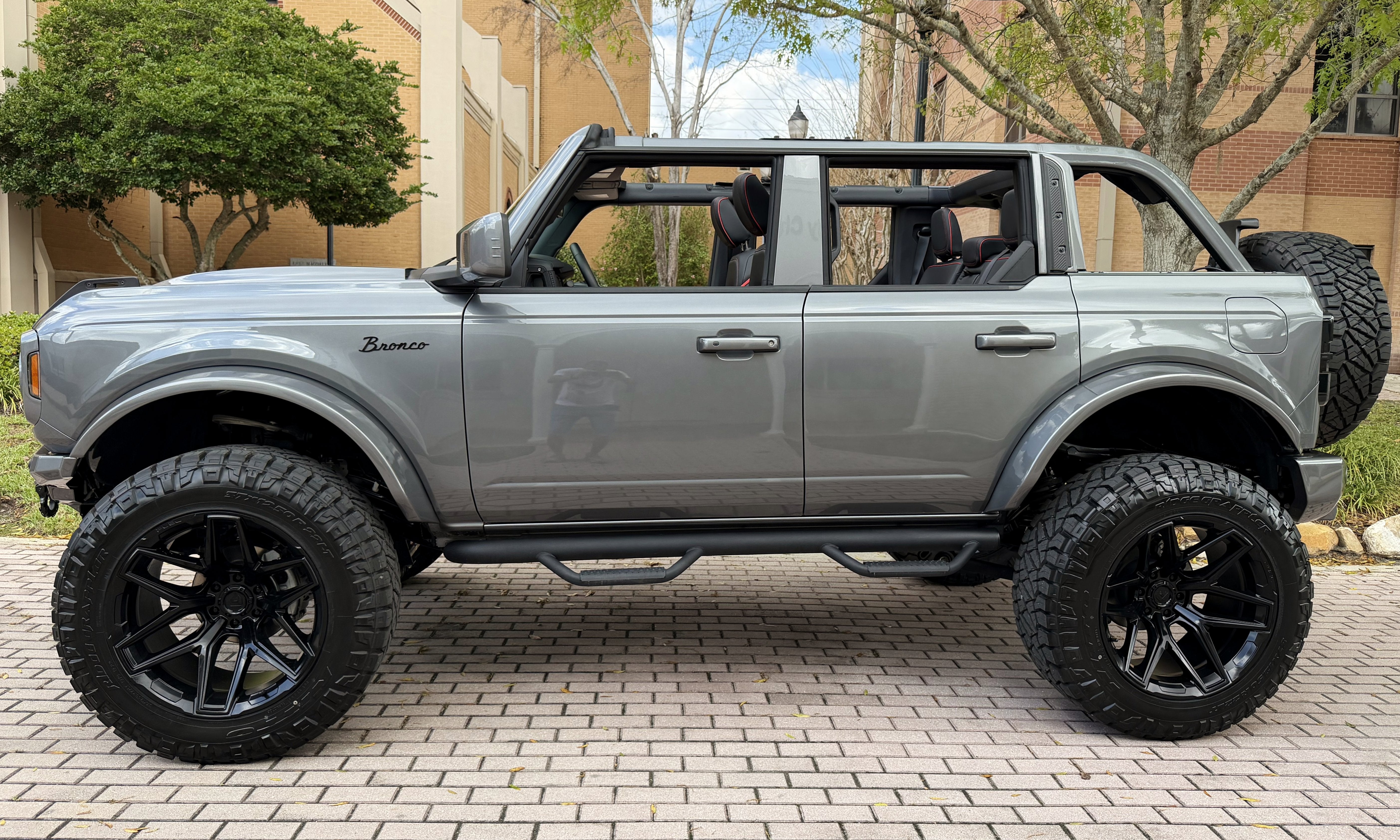 2025 Ford Bronco Custom Lifted Big Bend