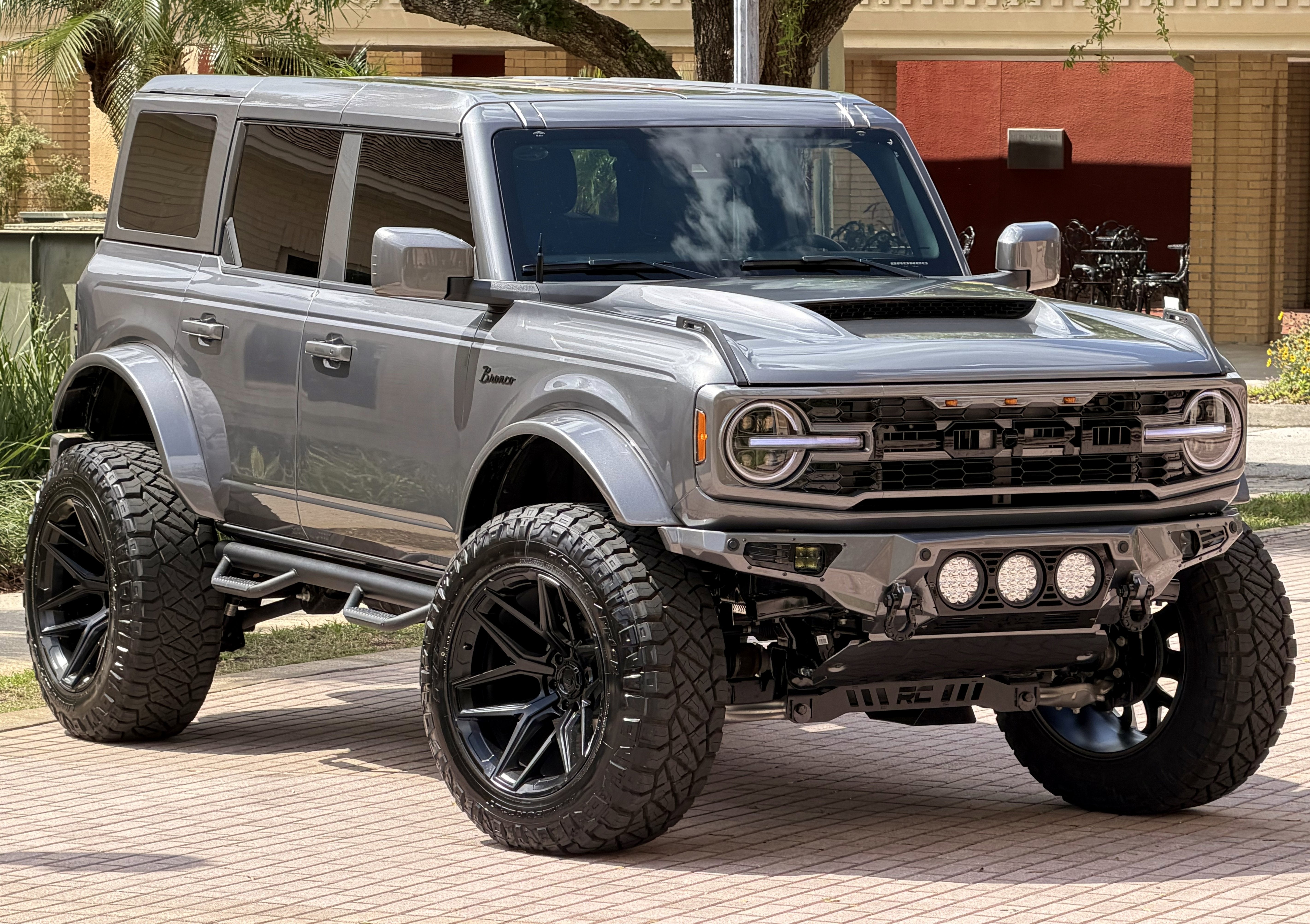 2025 Ford Bronco Custom Lifted Big Bend