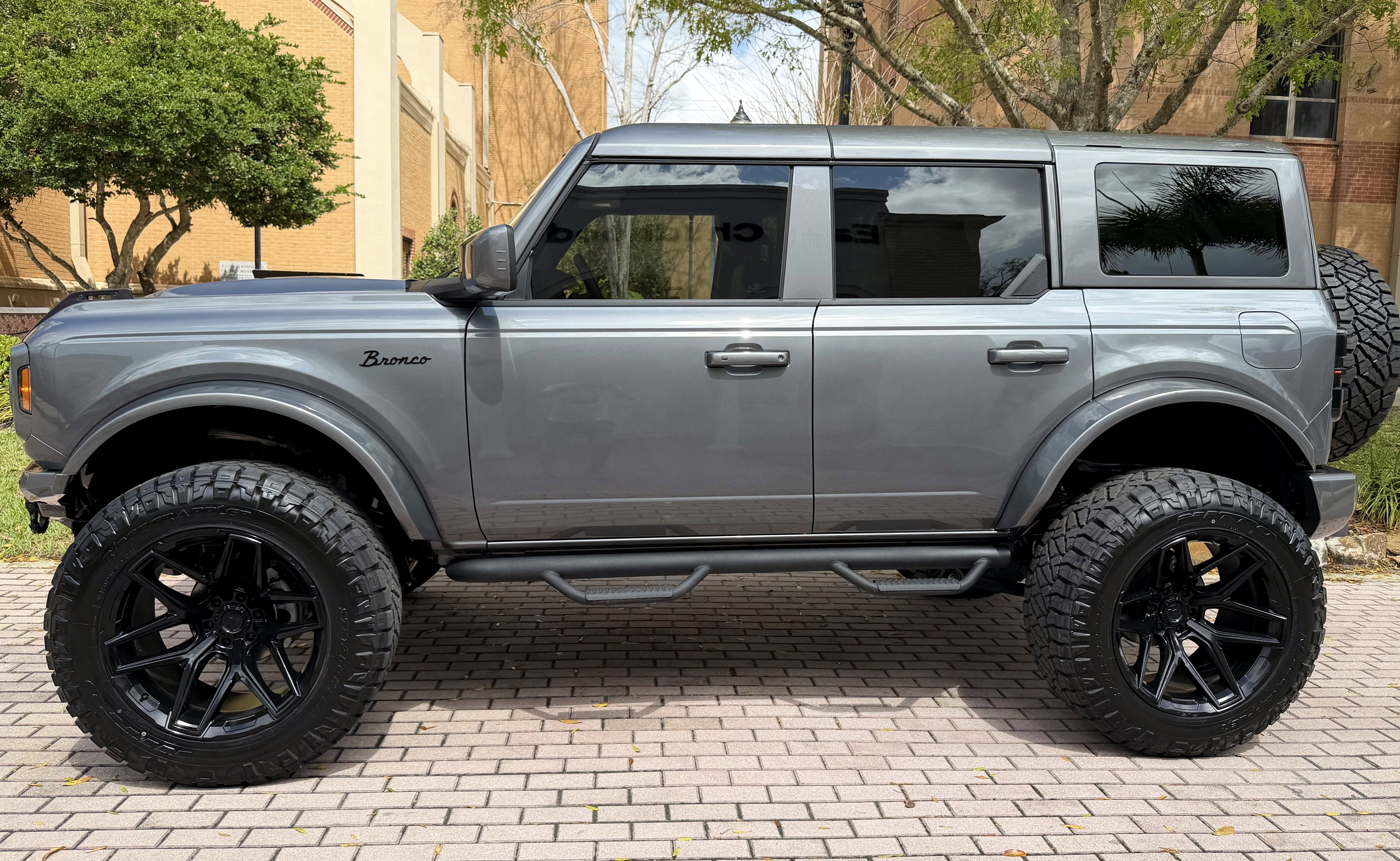 2025 Ford Bronco Custom Lifted Big Bend