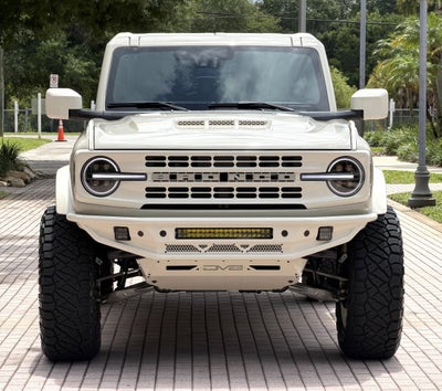 2026 Ford Bronco Wimbledon White Retro Big Bend Custom Lifted