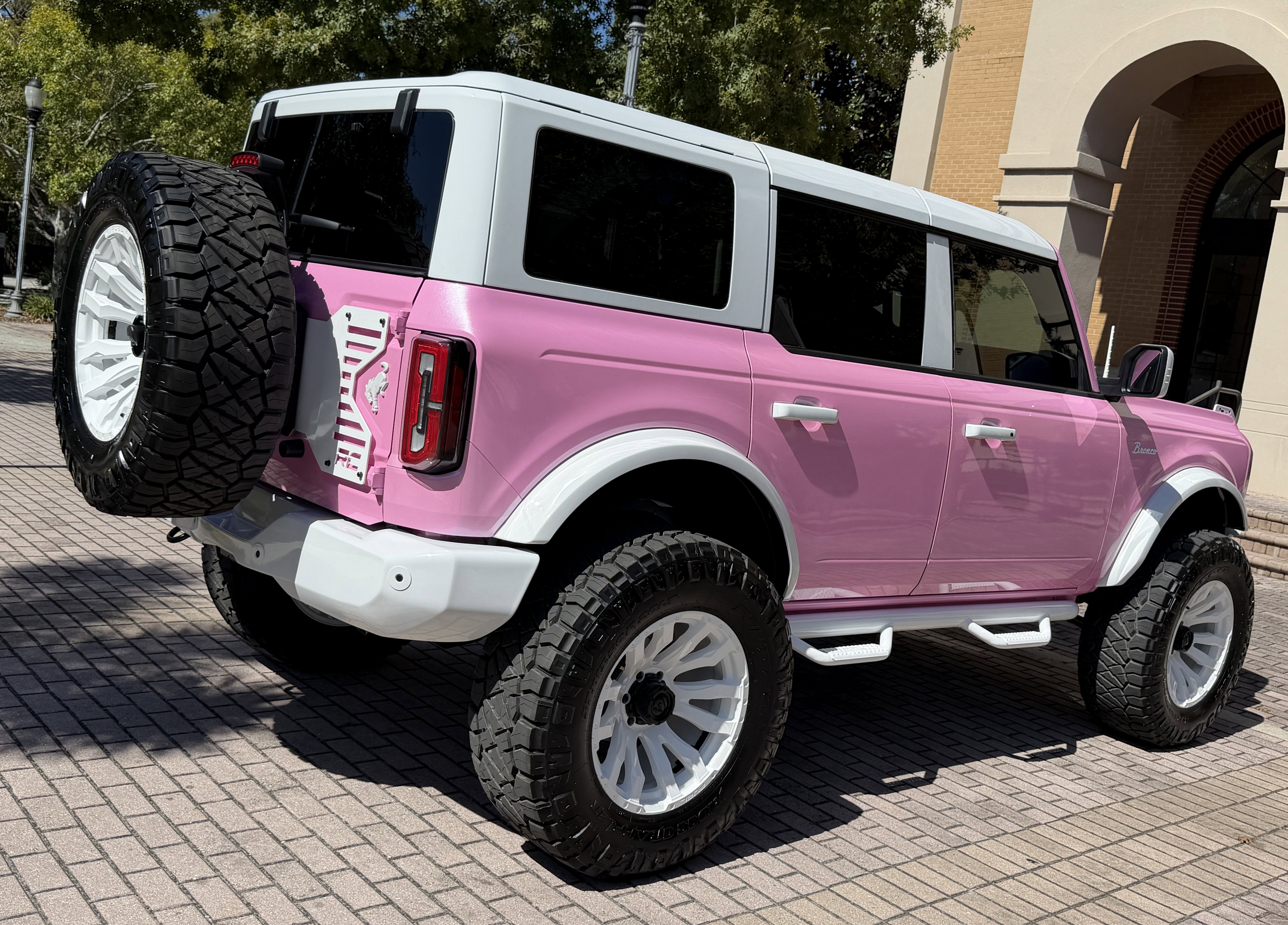 2025 Ford Bronco Pearl Pink Outer Banks Retro Hard Top Custom Lifted