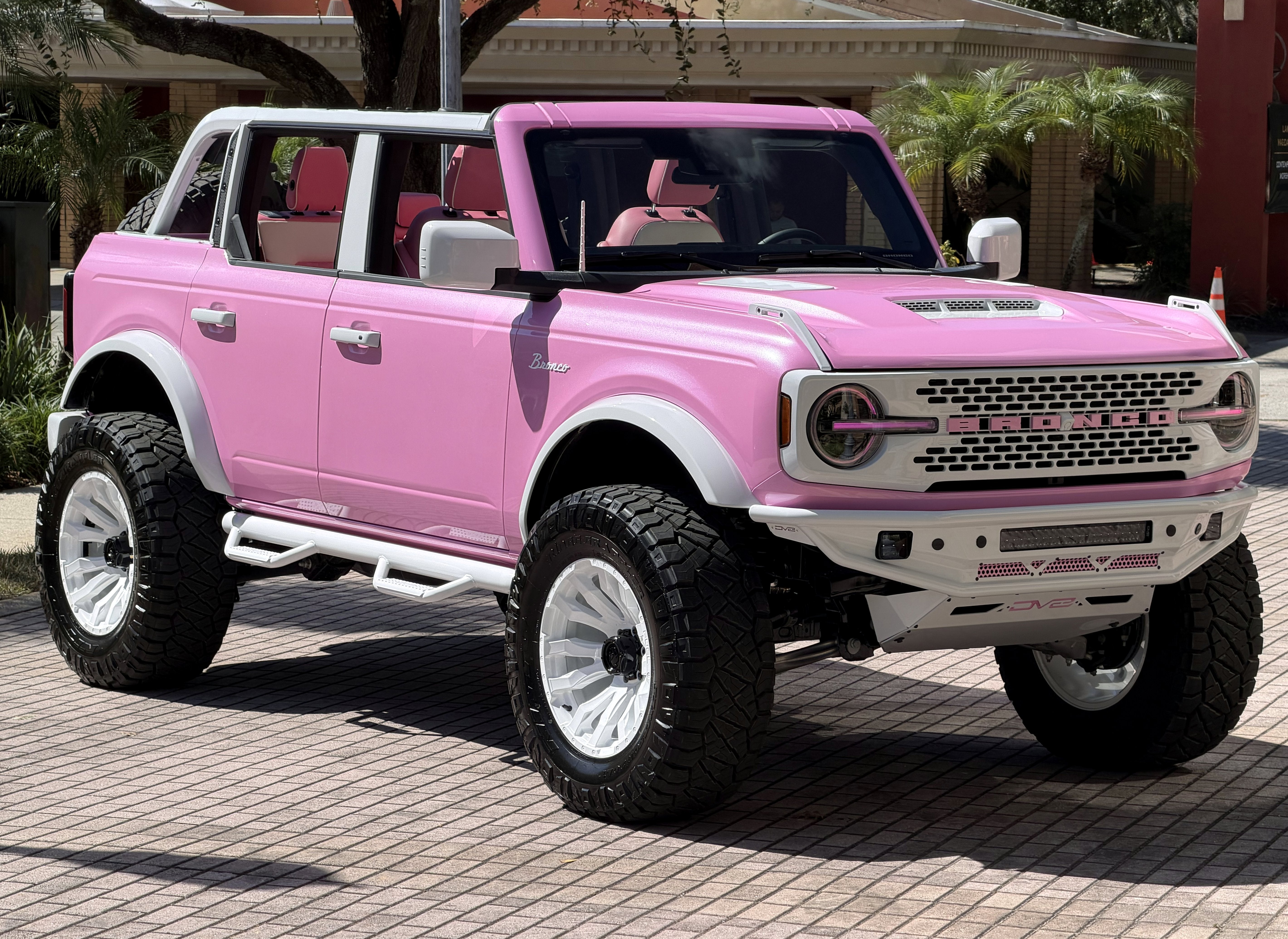 2025 Ford Bronco Pearl Pink Outer Banks Retro Hard Top Custom Lifted