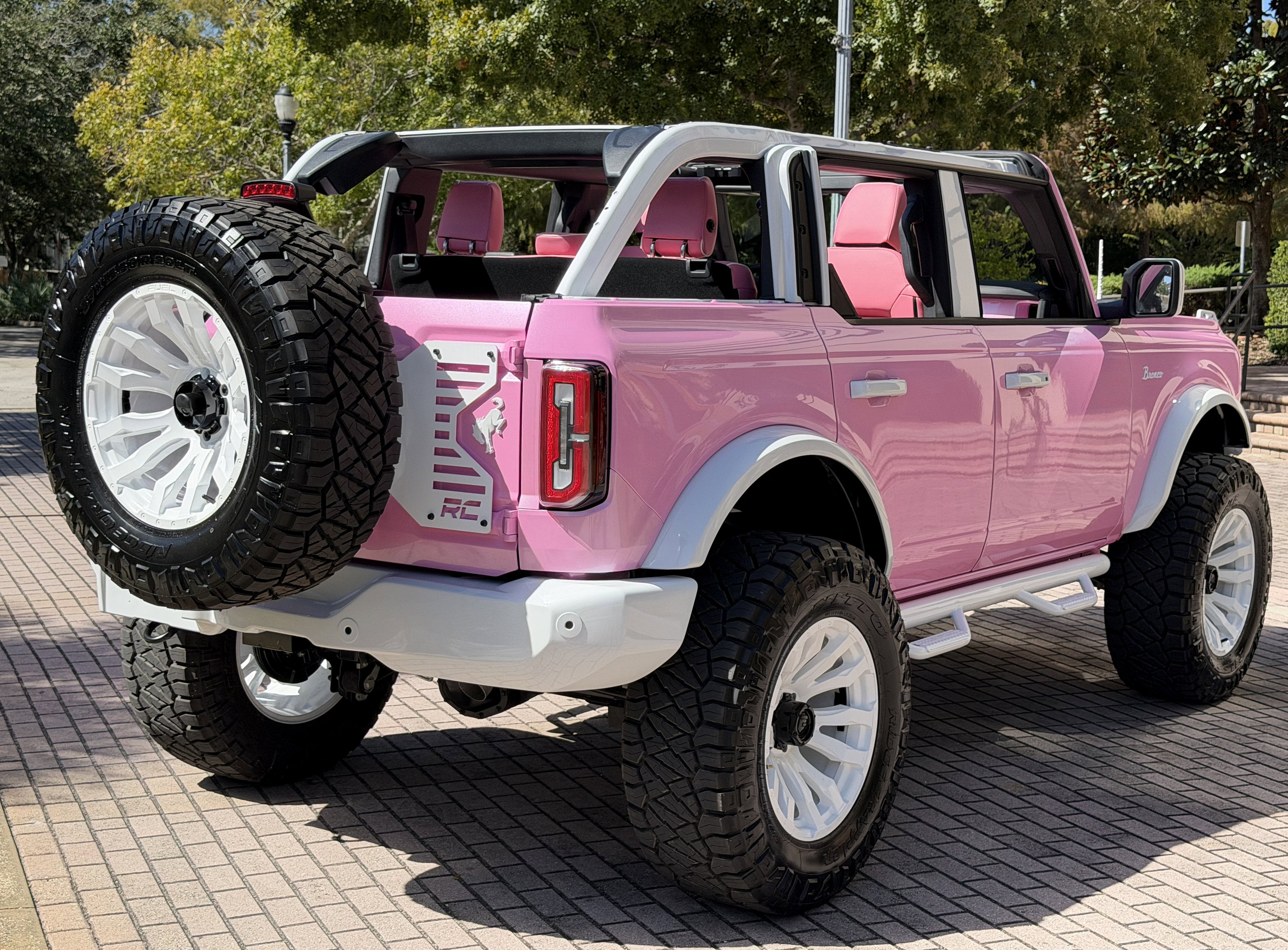 2025 Ford Bronco Pearl Pink Outer Banks Retro Hard Top Custom Lifted