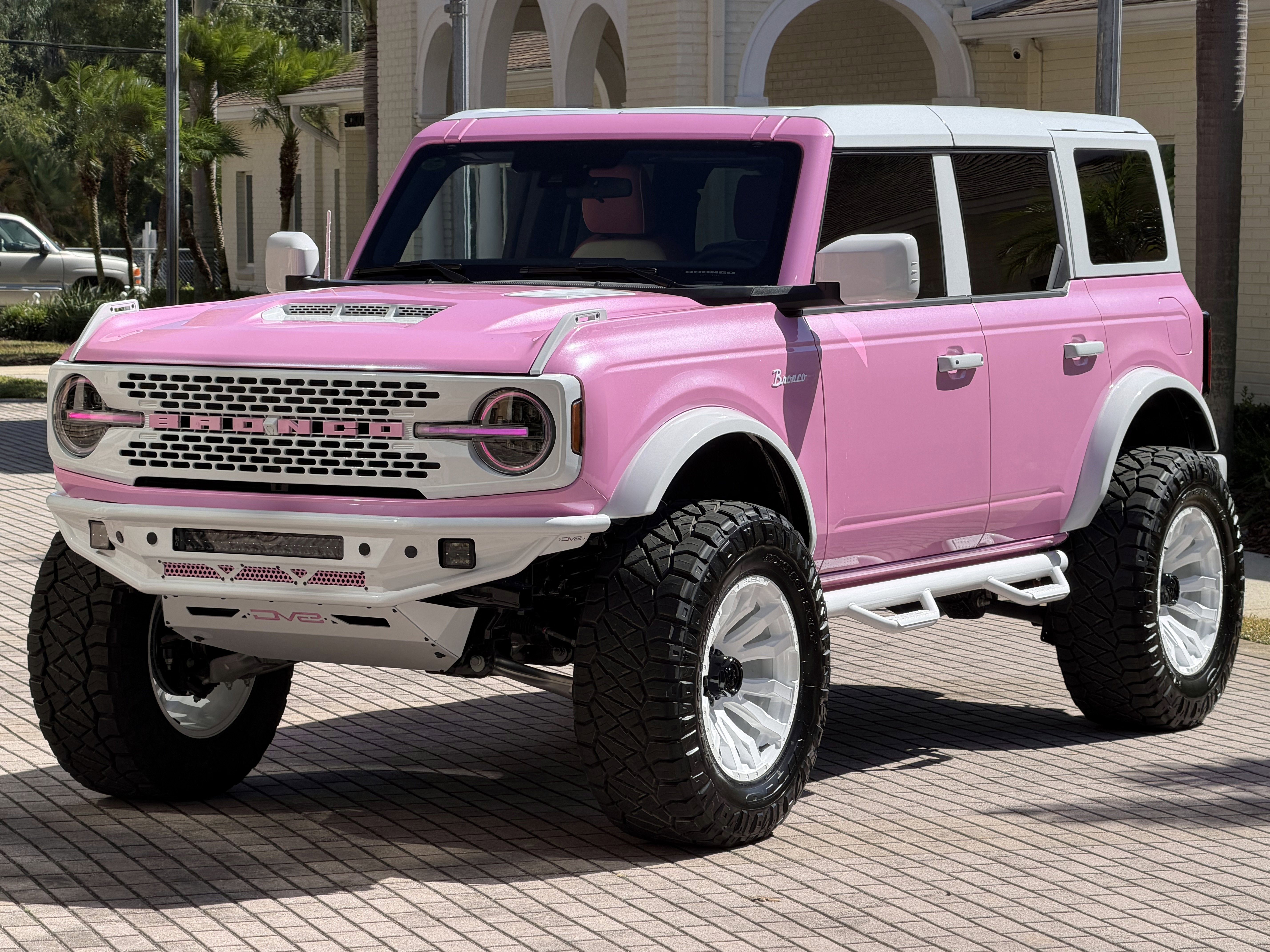 2025 Ford Bronco Pearl Pink Outer Banks Retro Hard Top Custom Lifted