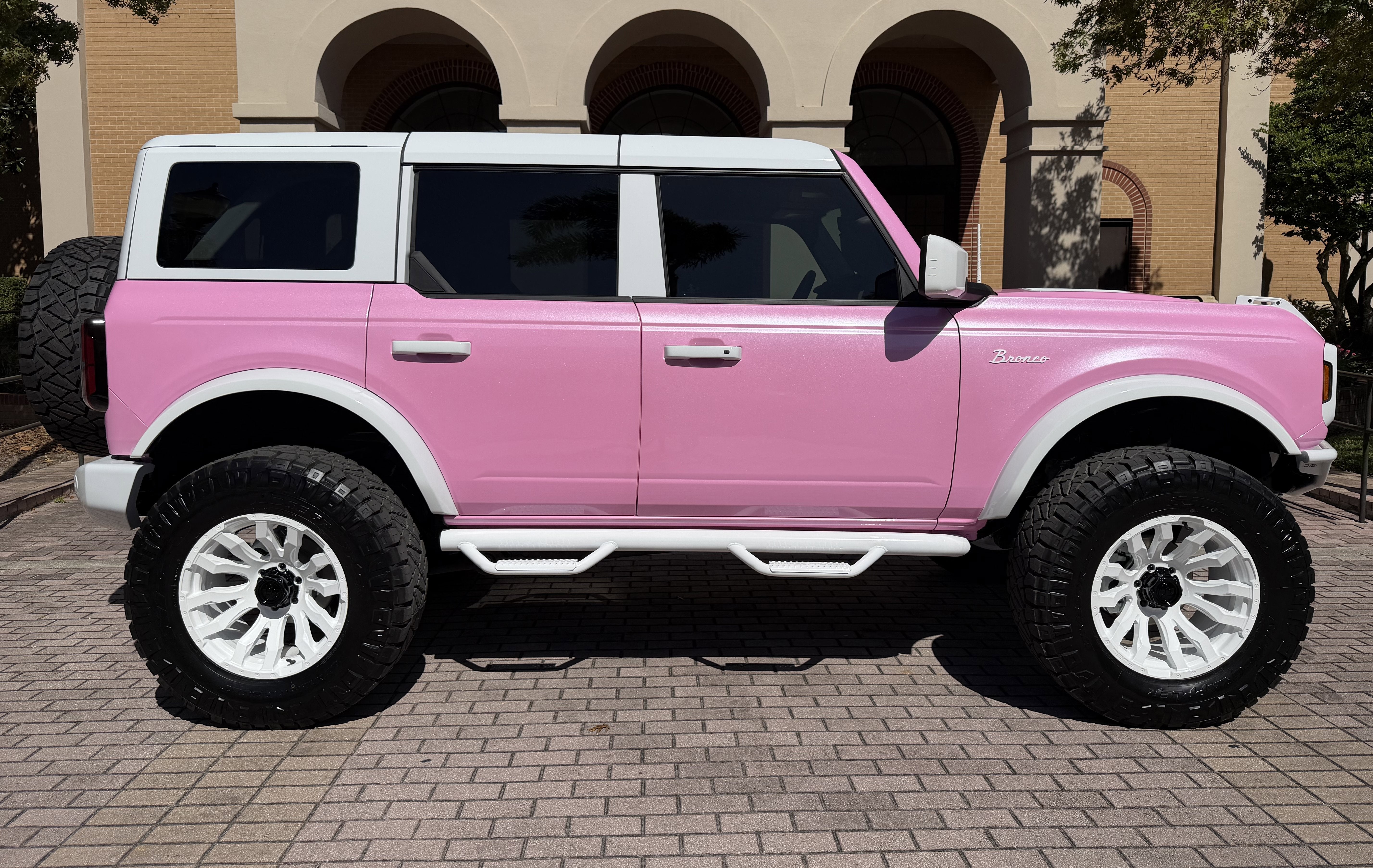 2025 Ford Bronco Pearl Pink Outer Banks Retro Hard Top Custom Lifted