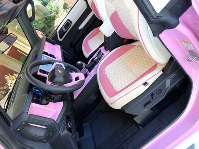 2026 Ford Bronco Custom Pearl Pink Retro Outer Banks Hard Top