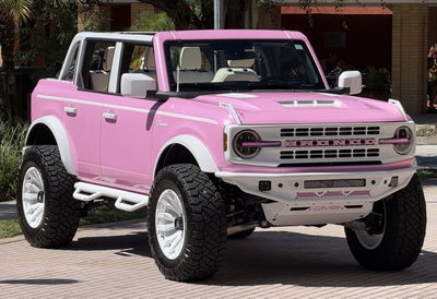 2026 Ford Bronco Custom Pearl Pink Retro Outer Banks Hard Top