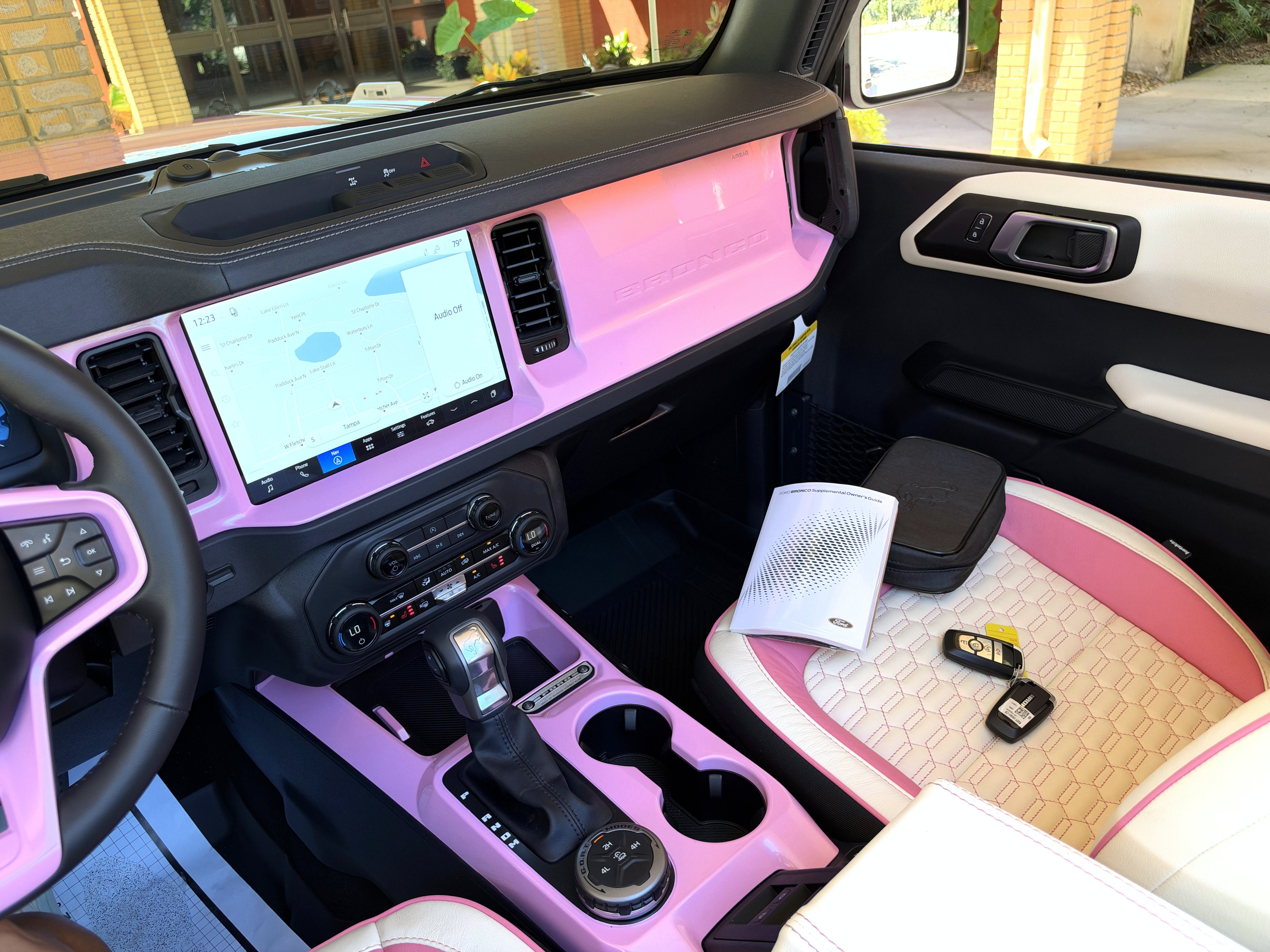 2026 Ford Bronco Custom Pearl Pink Retro Outer Banks Hard Top
