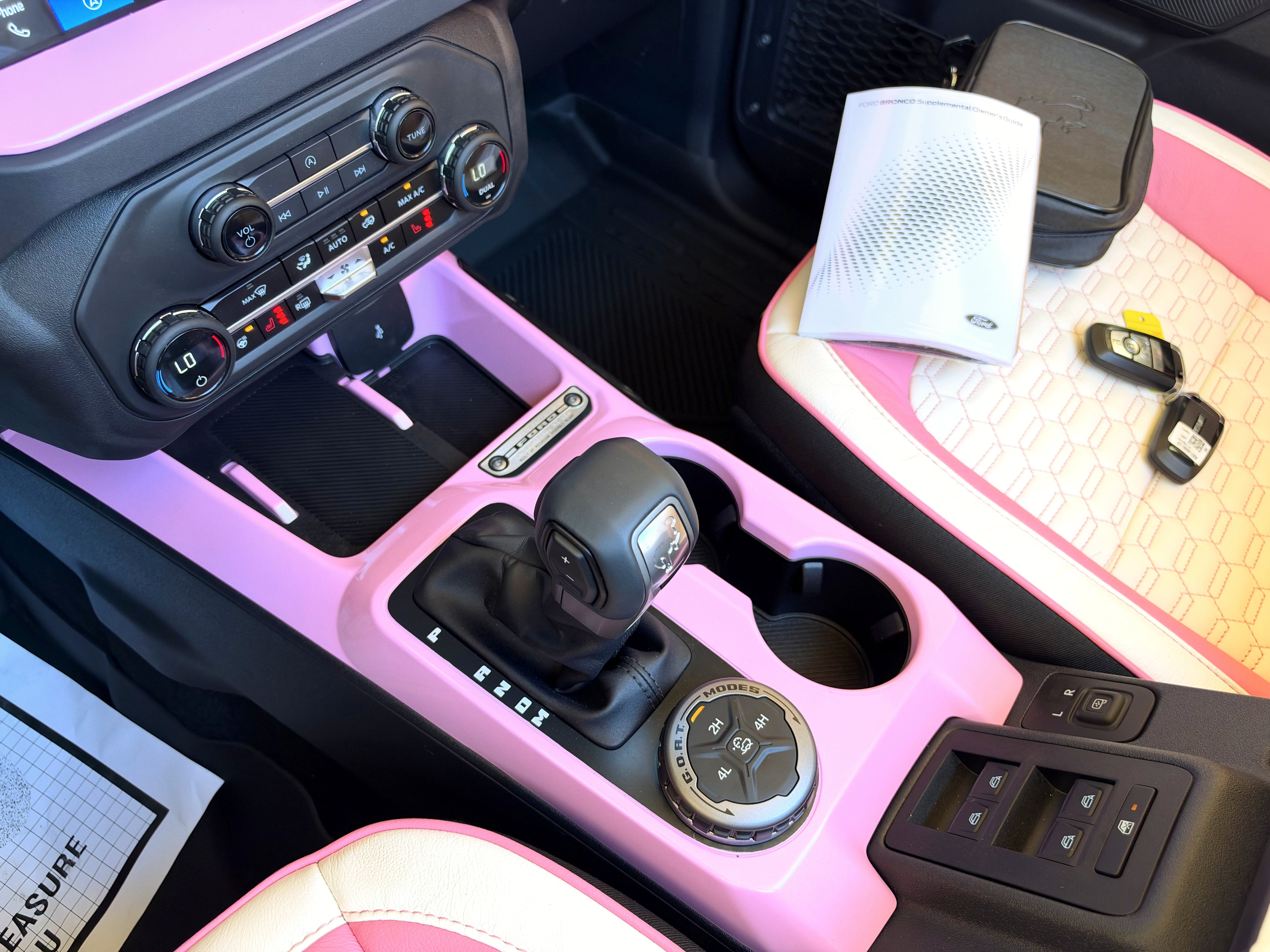 2026 Ford Bronco Custom Pearl Pink Retro Outer Banks Hard Top