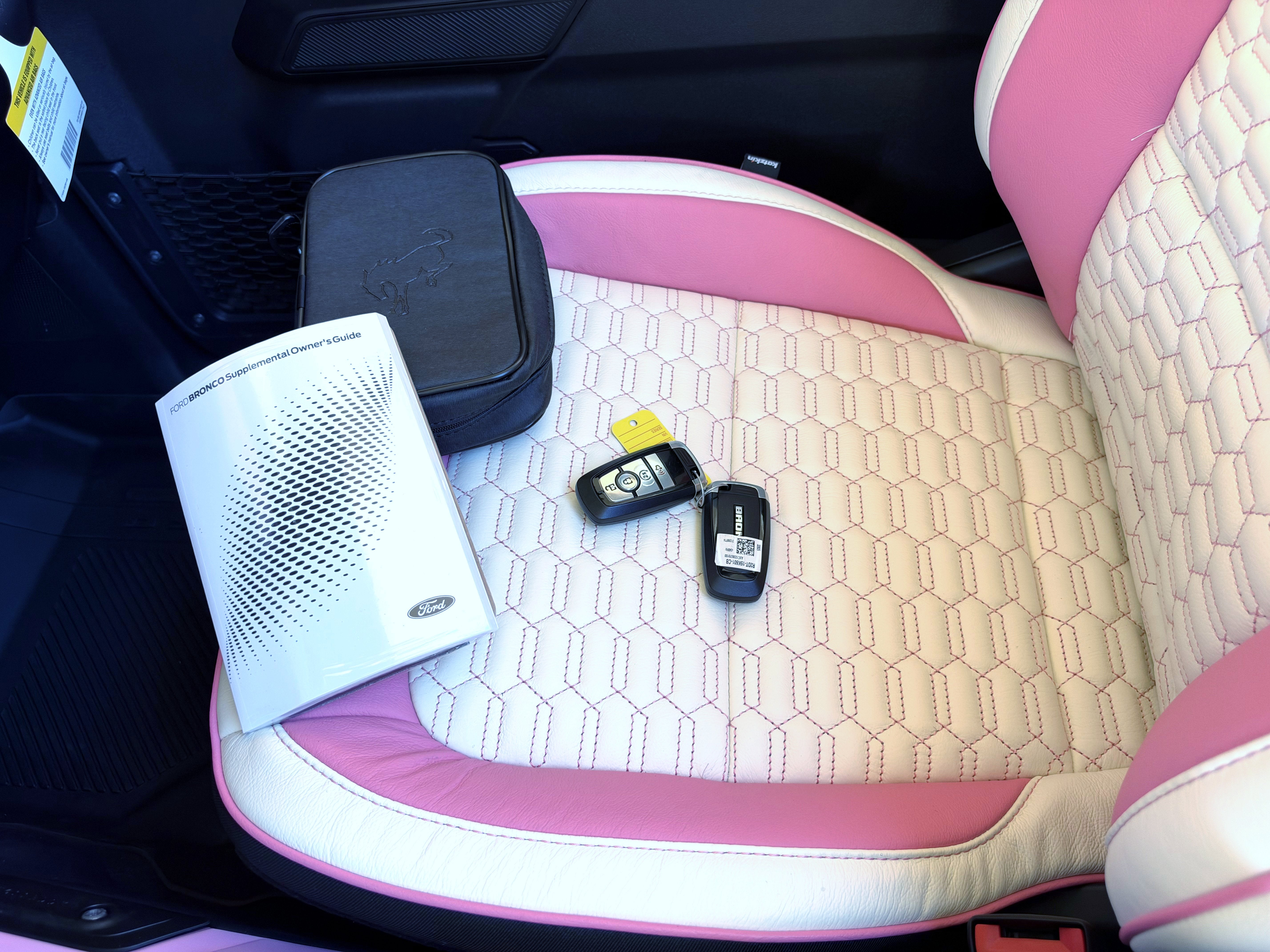 2026 Ford Bronco Custom Pearl Pink Retro Outer Banks Hard Top