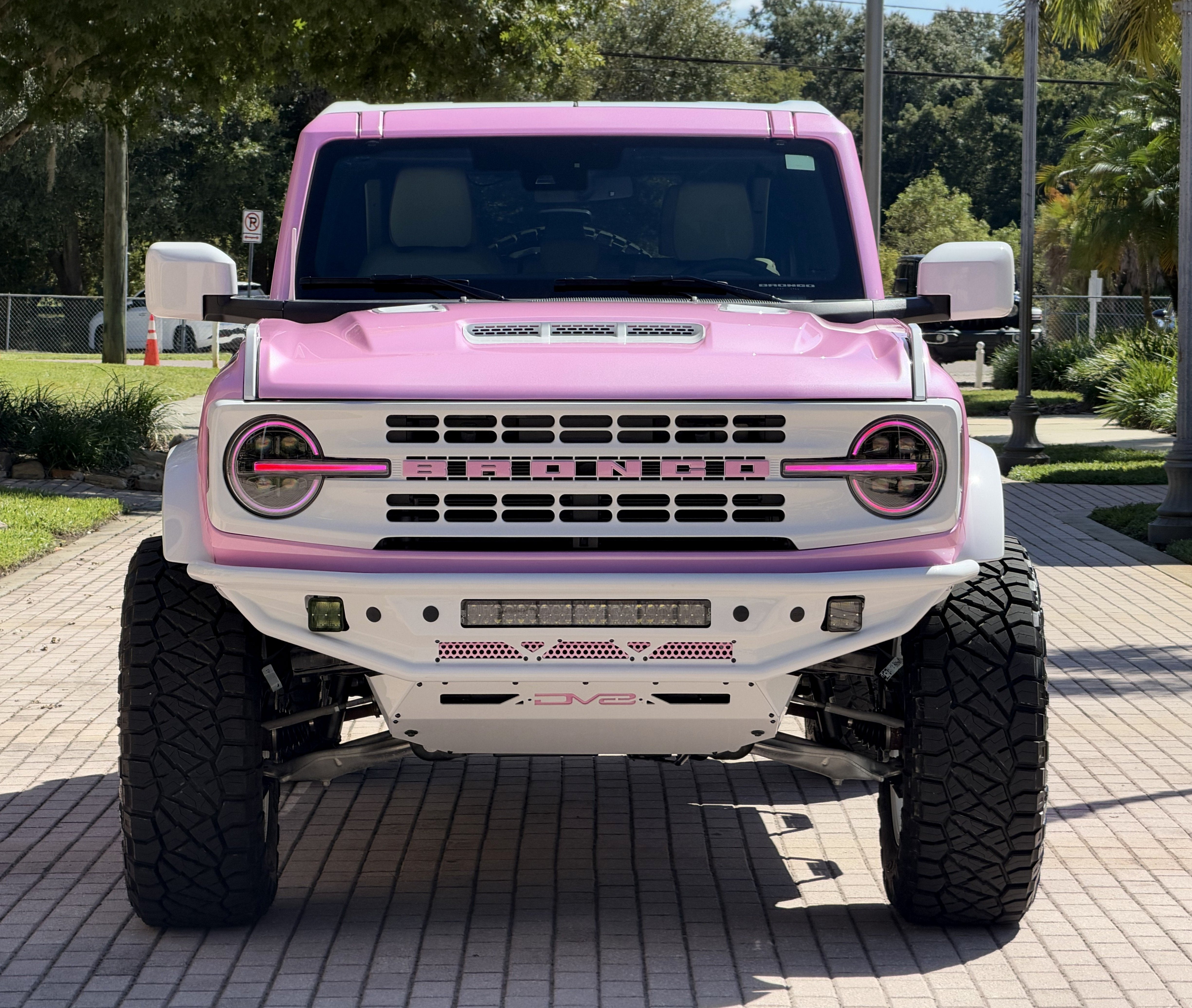 2026 Ford Bronco Custom Pearl Pink Retro Outer Banks Hard Top