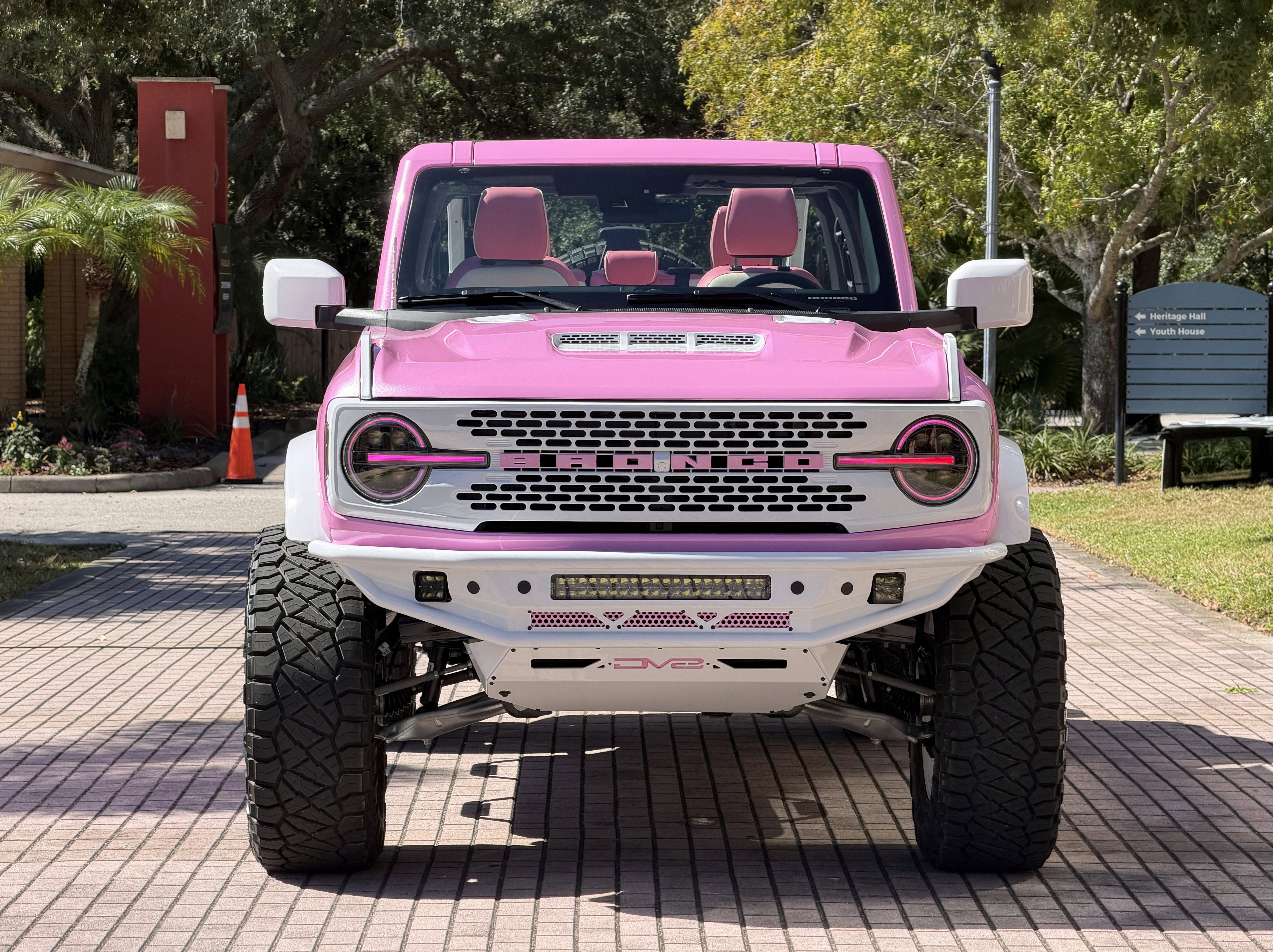 2025 Ford Bronco Pearl Pink Outer Banks Retro Hard Top Custom Lifted